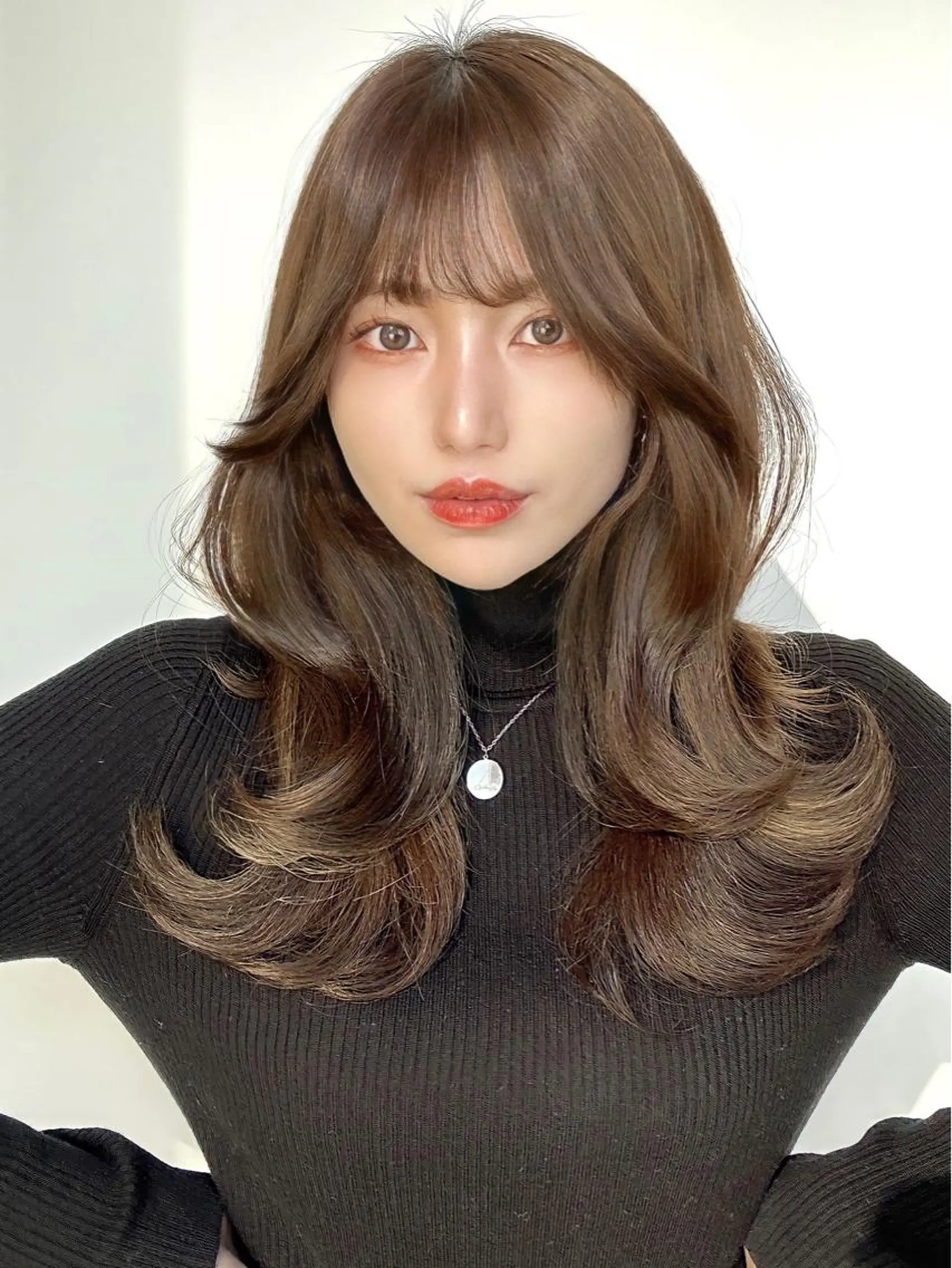 ミディアム カラー パーマ ヘアアレンジ エギョモリ 顔まわりレイヤー 顔周りカット ヨシンモリ 韓国風ヘア 顔周り特化/韓国ヘア /レイヤー/吉野幸大のヘアスタイル