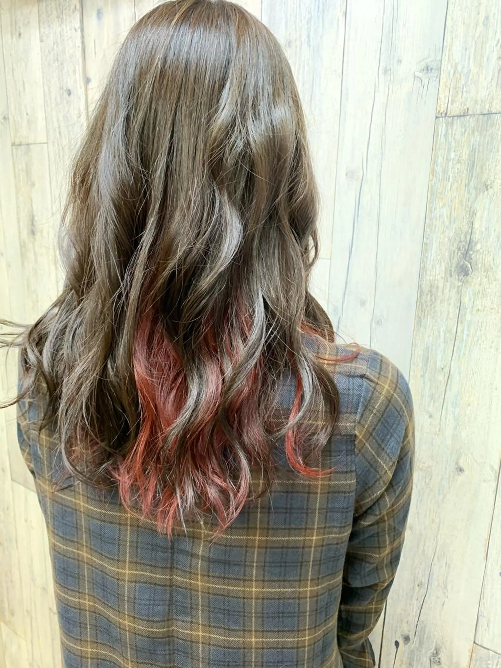 ロング カラー アッシュ ブリーチ ブルーカラー ブルーアッシュ インナーカラー ショート🌼パーマ 本間正子のヘアスタイル