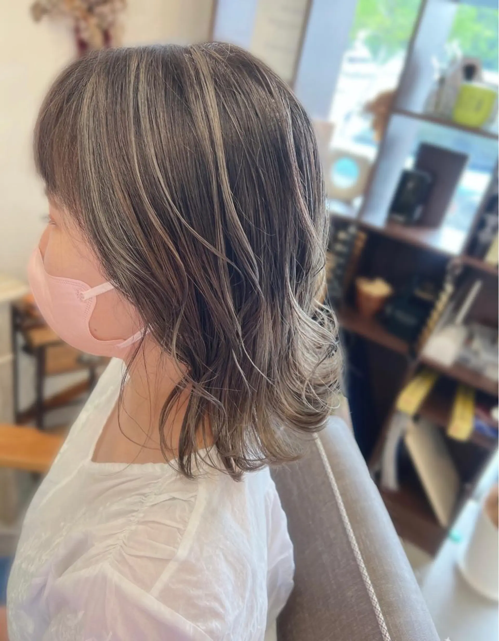 ミディアム カラー バレイヤージュ ブリーチ ケアブリーチ デザインカラー ハイライトカラー hair works raptureのヘアスタイル