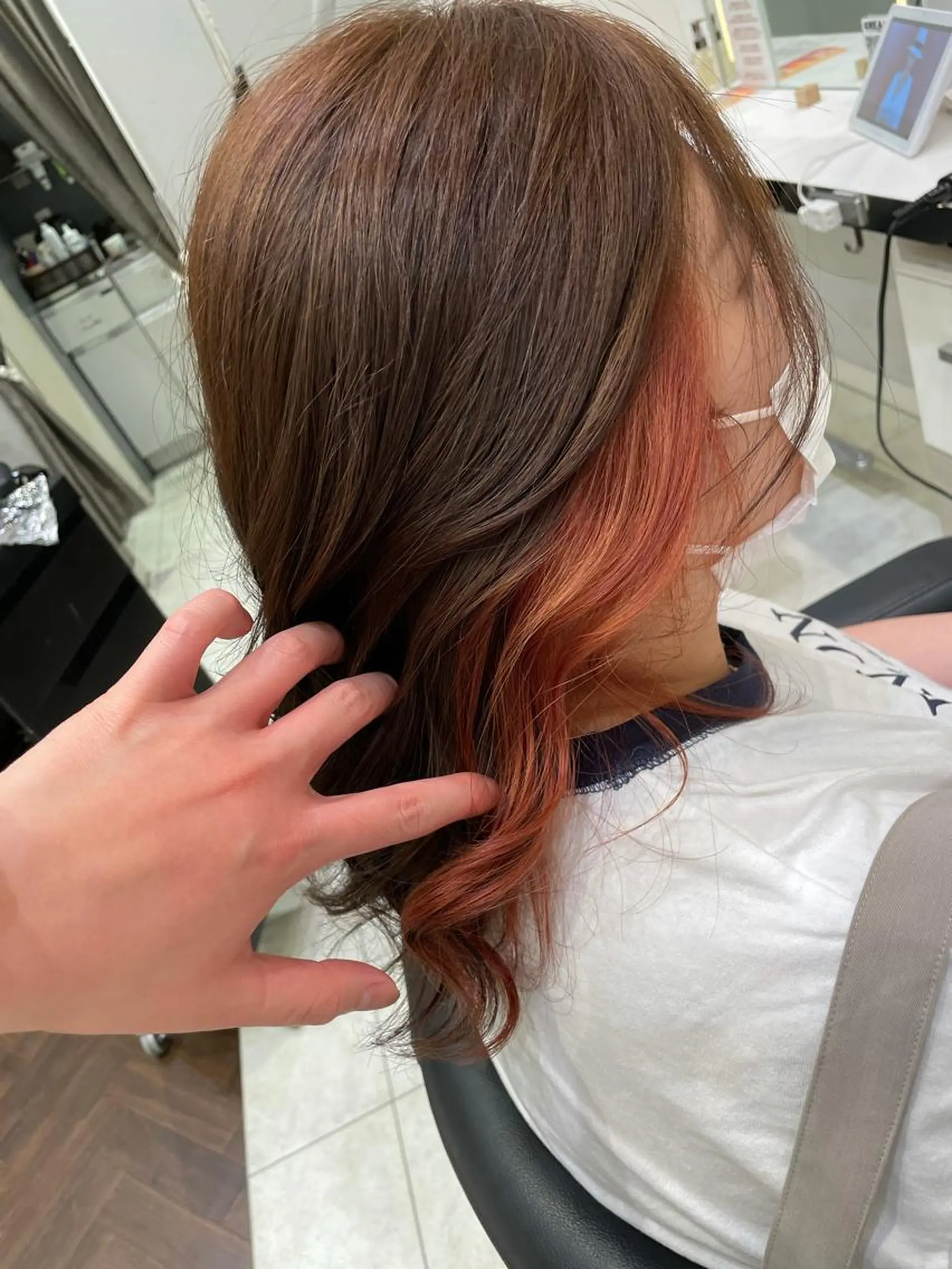 セミロング ヘアカラー 岸 保奈美のヘアスタイル