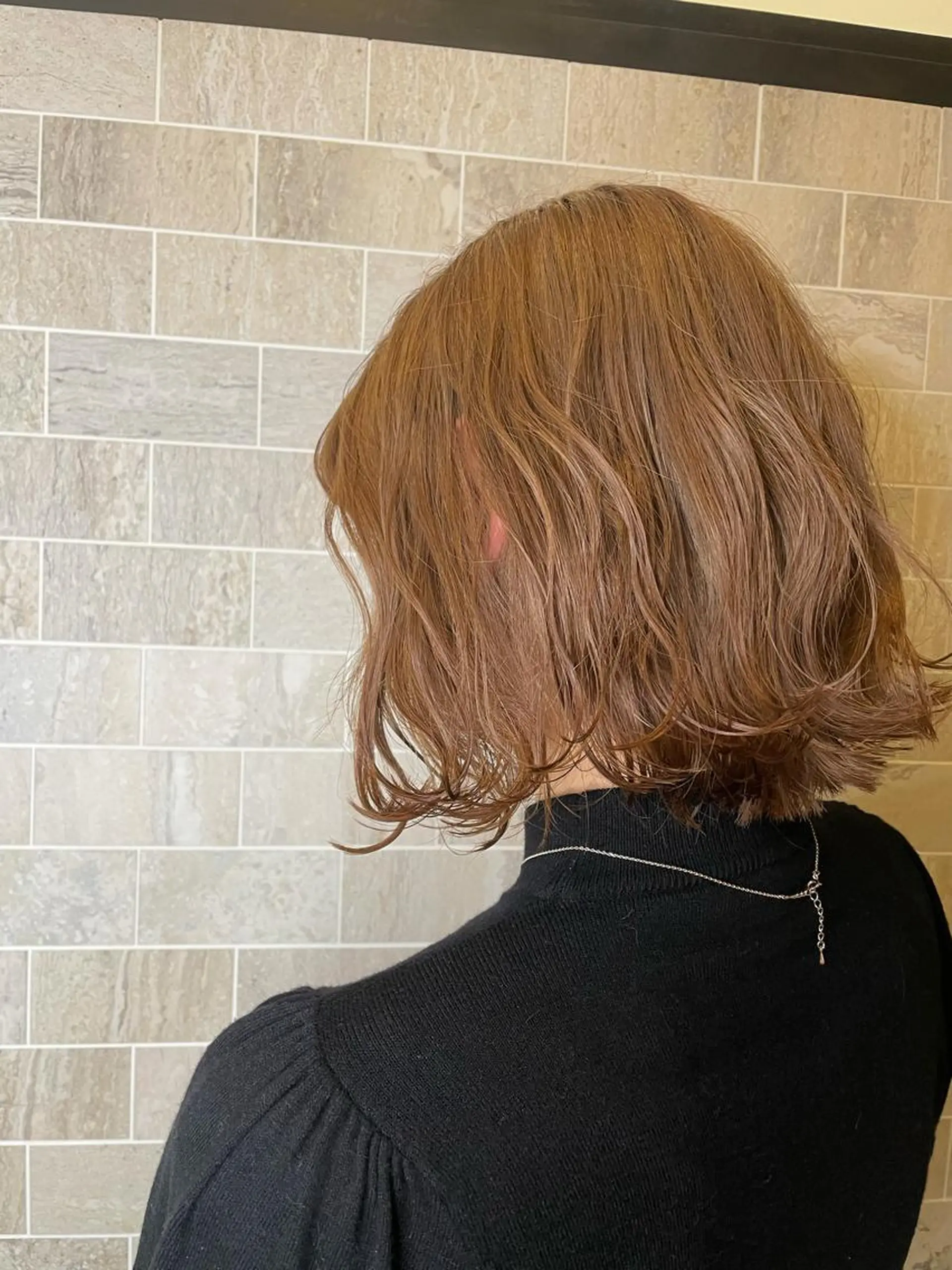 ショート ブリーチ毛矯正.髪質 改善.髪にドラマをのヘアスタイル