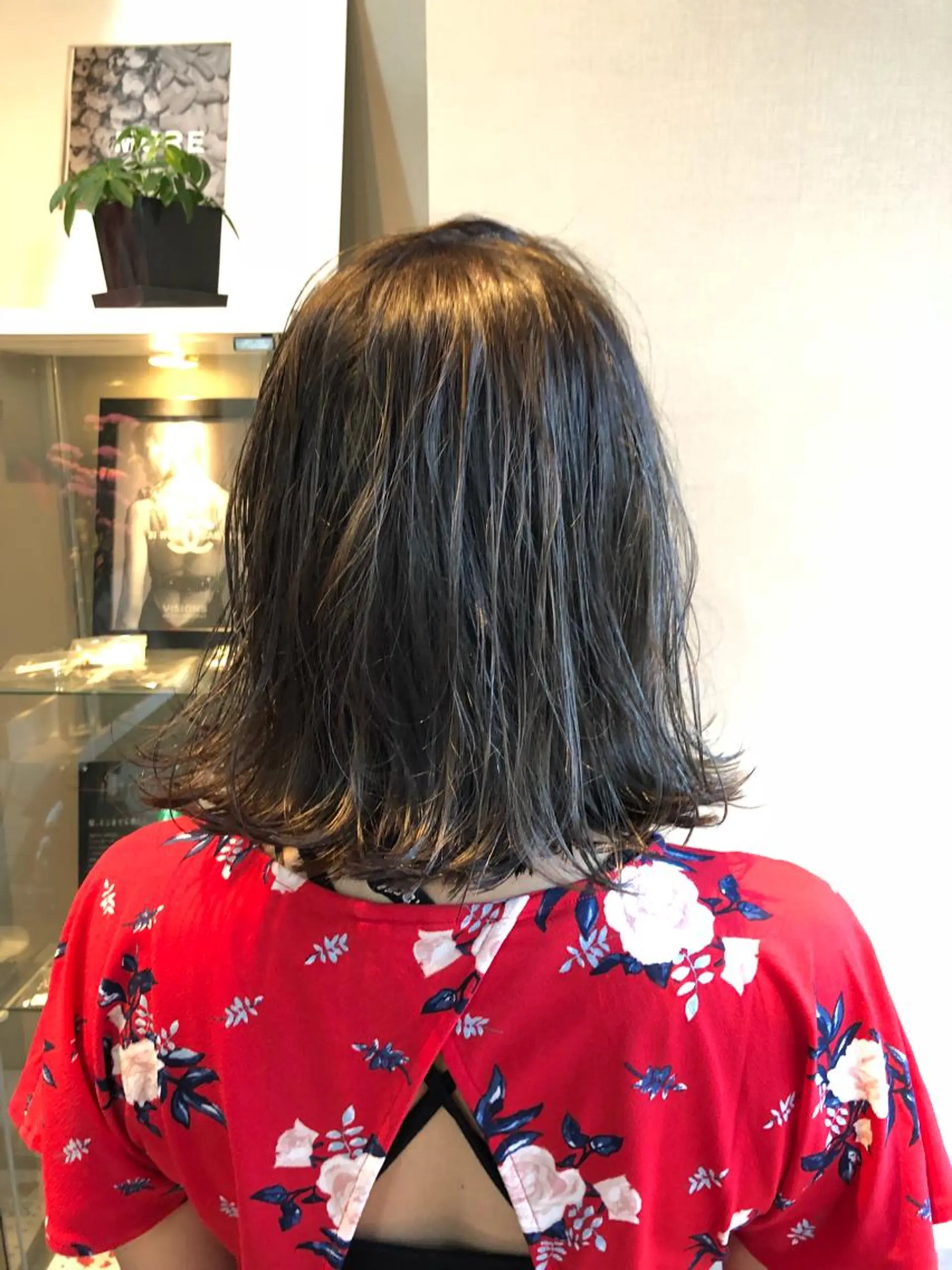 ミディアム カラー アッシュ バレイヤージュ ベージュカラー ブルーカラー ブルージュ 立川、北口.ans 黒木 和大のヘアスタイル