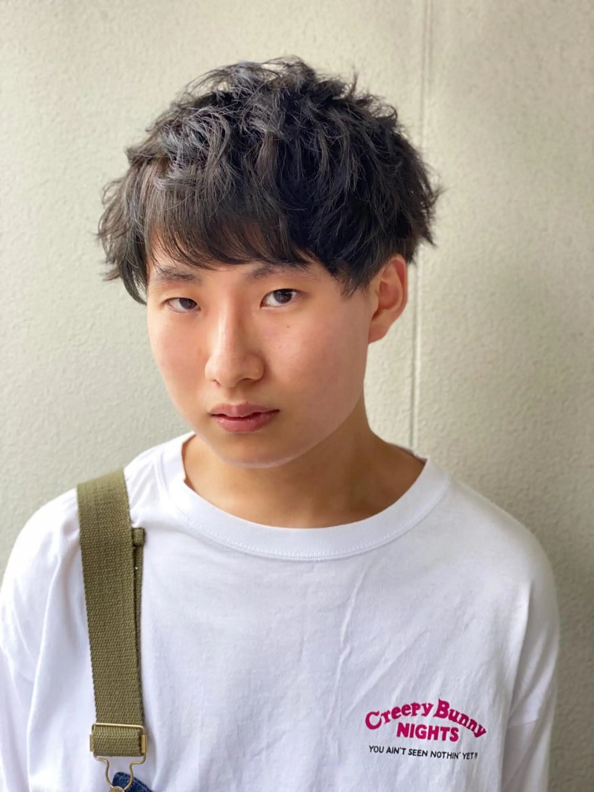 ショート カラー パーマ ヘアアレンジ メンズ マッシュ 黒髪 ブルーカラー ブルーブラック ショートヘア 坂尻 嘉珠也のヘアスタイル