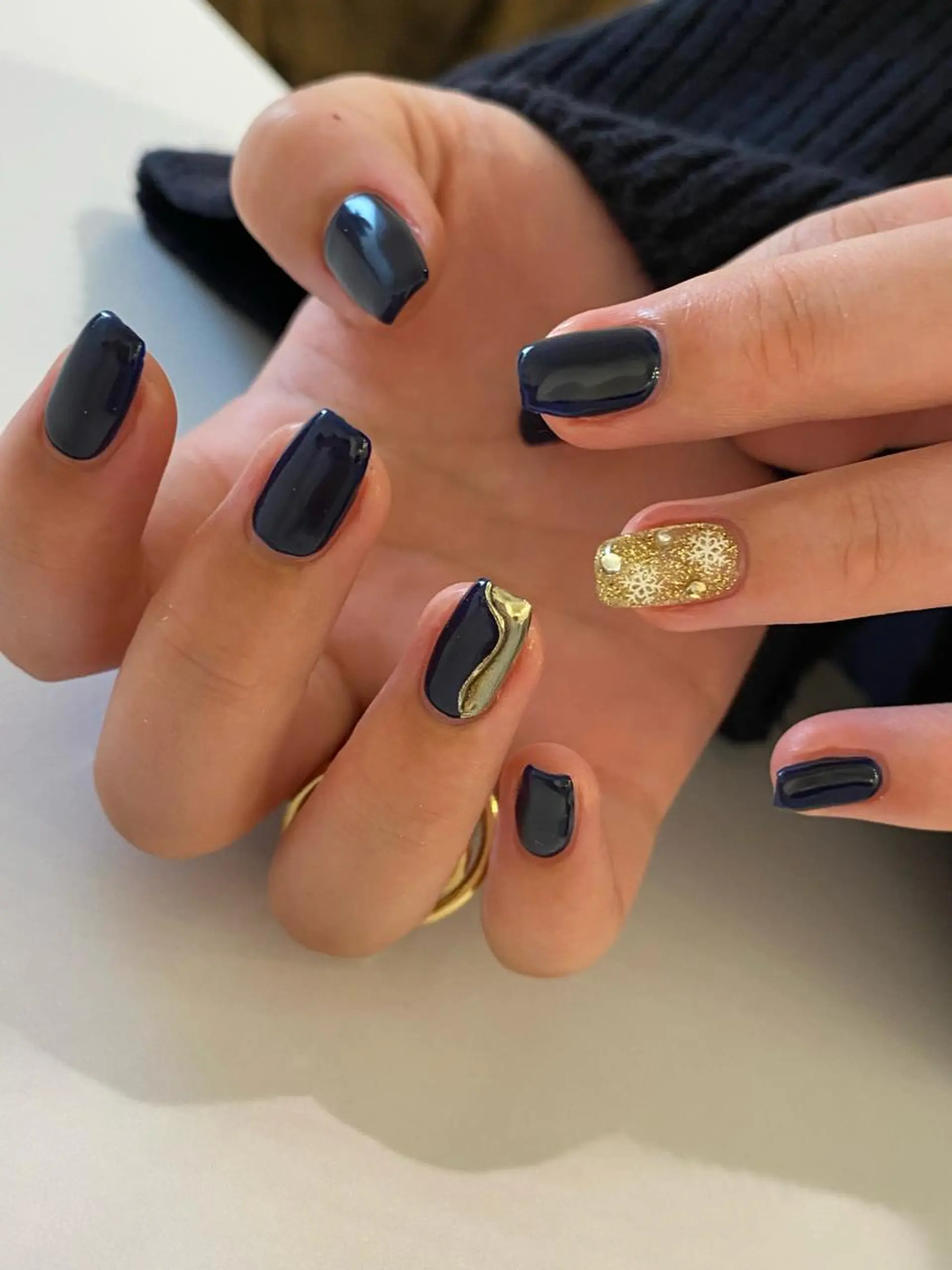 ネイル 冬ネイル クリスマス ハンドネイル Ann. nail.tokyo所属・Ann nailのネイルデザイン