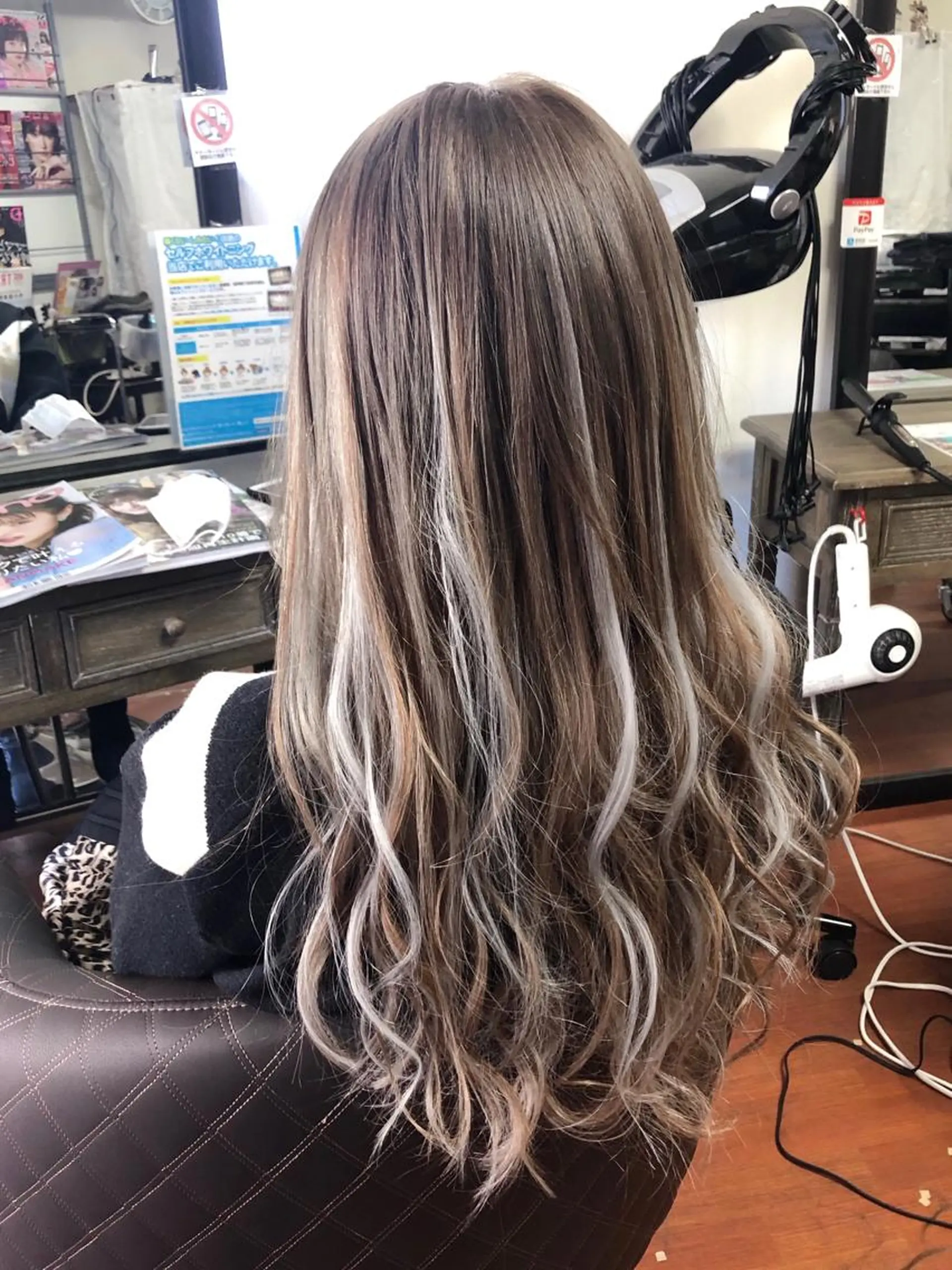 ロング シールエクステ エクステ ハイライト 是枝 さくらのヘアスタイル