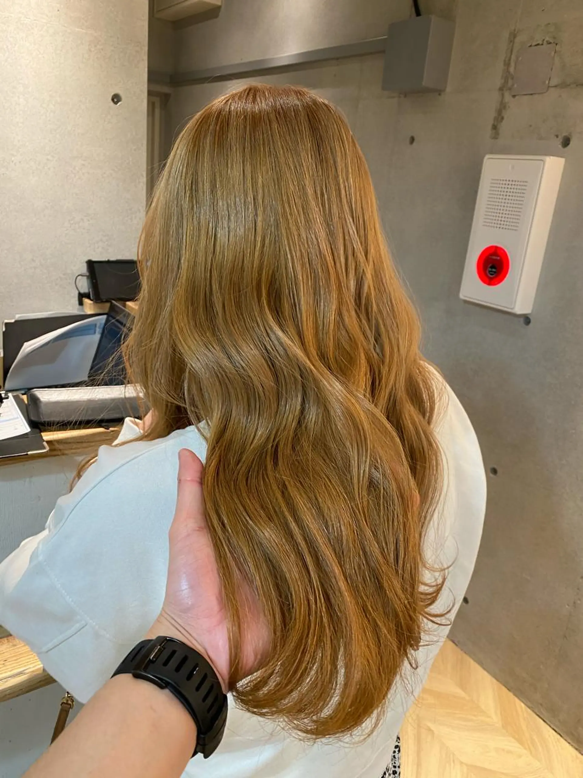 ロング ヘアカラー 西山 恵太郎のヘアスタイル