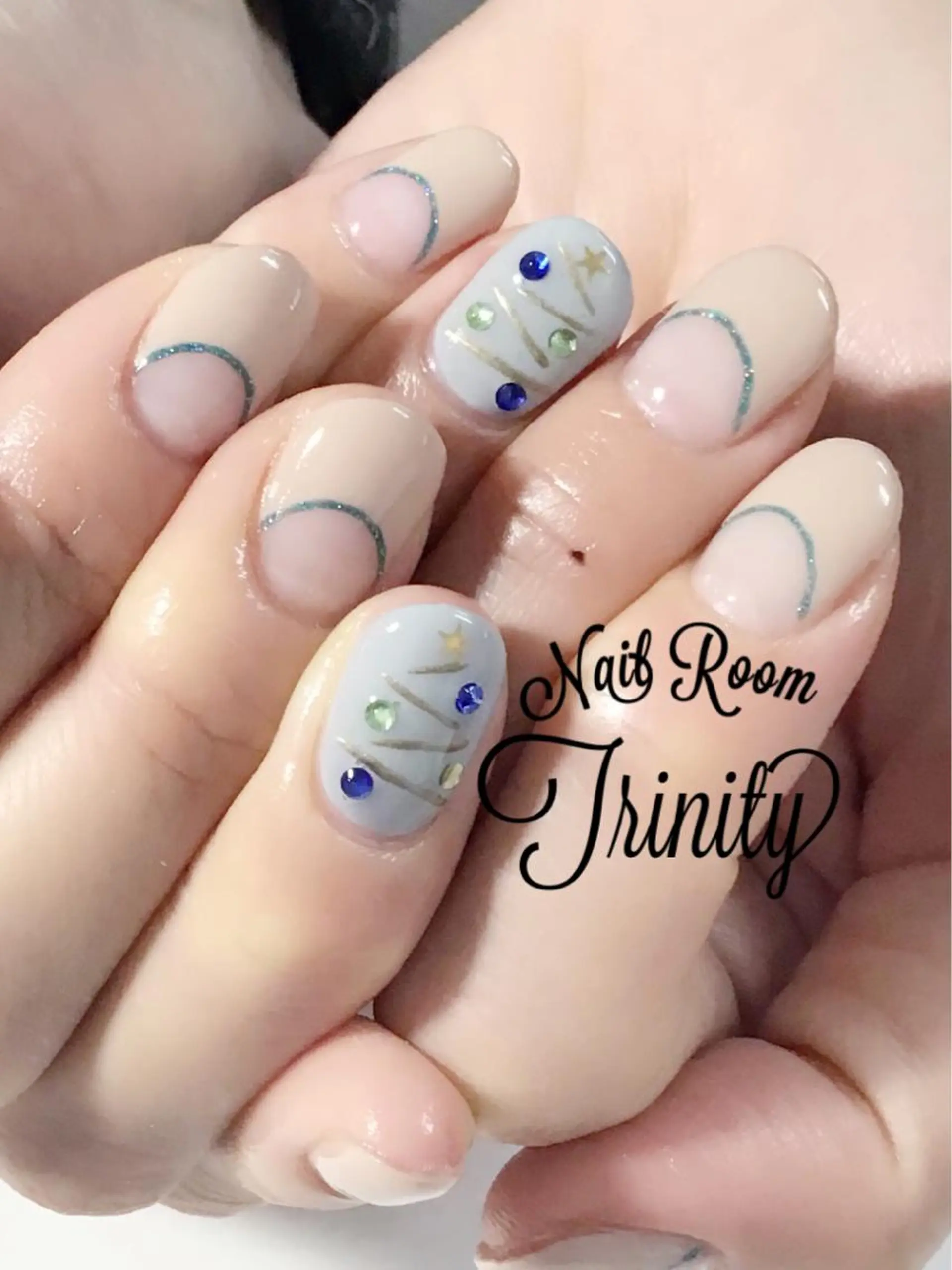 ネイル ハンドネイル Trinity ネイリストスタッフのネイルデザイン