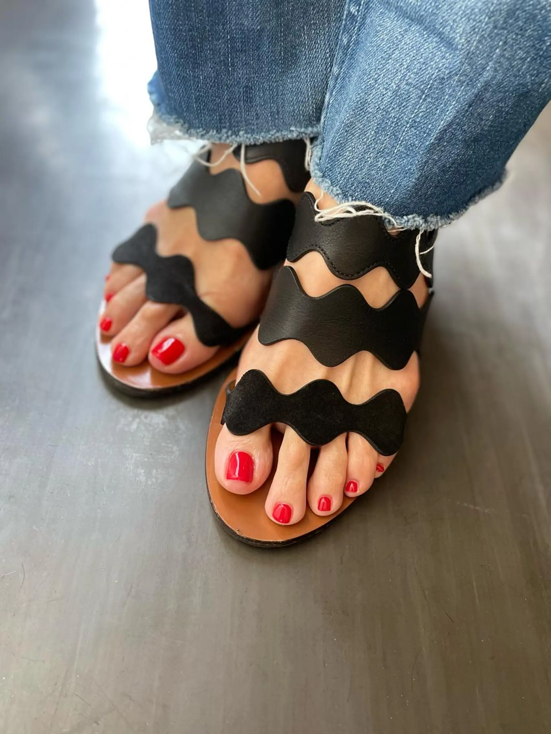 ショート ネイル 赤色 フットネイル pipi..所属・pipi ..のネイルデザイン