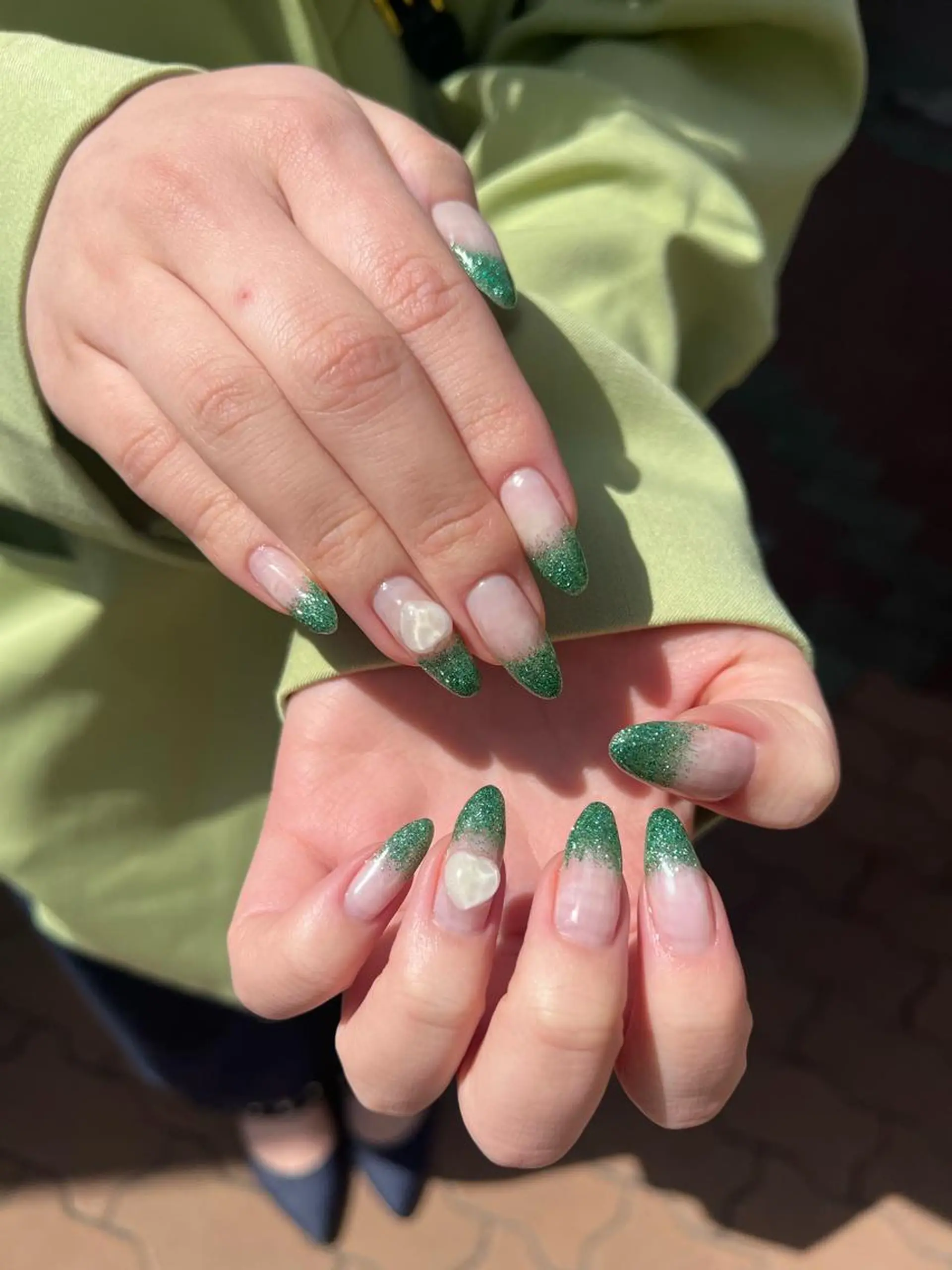 ネイル ハンドネイル vary clue所属・nailist🌻 YUKARIのネイルデザイン