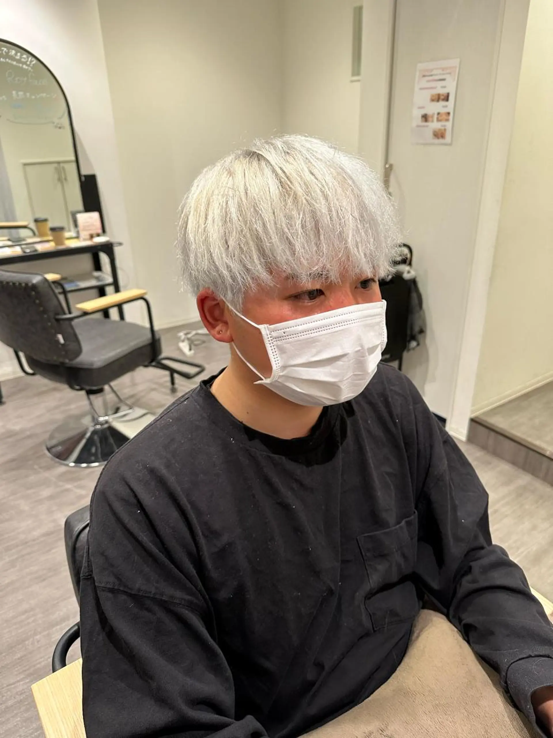ショート カラー 上田 紗也のヘアスタイル