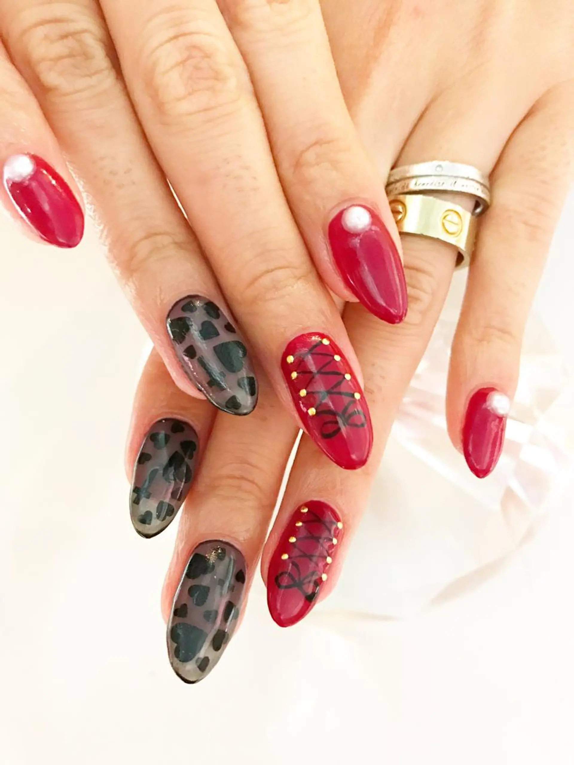 ネイル ハート ホログラムネイル YUN 💅のネイルデザイン