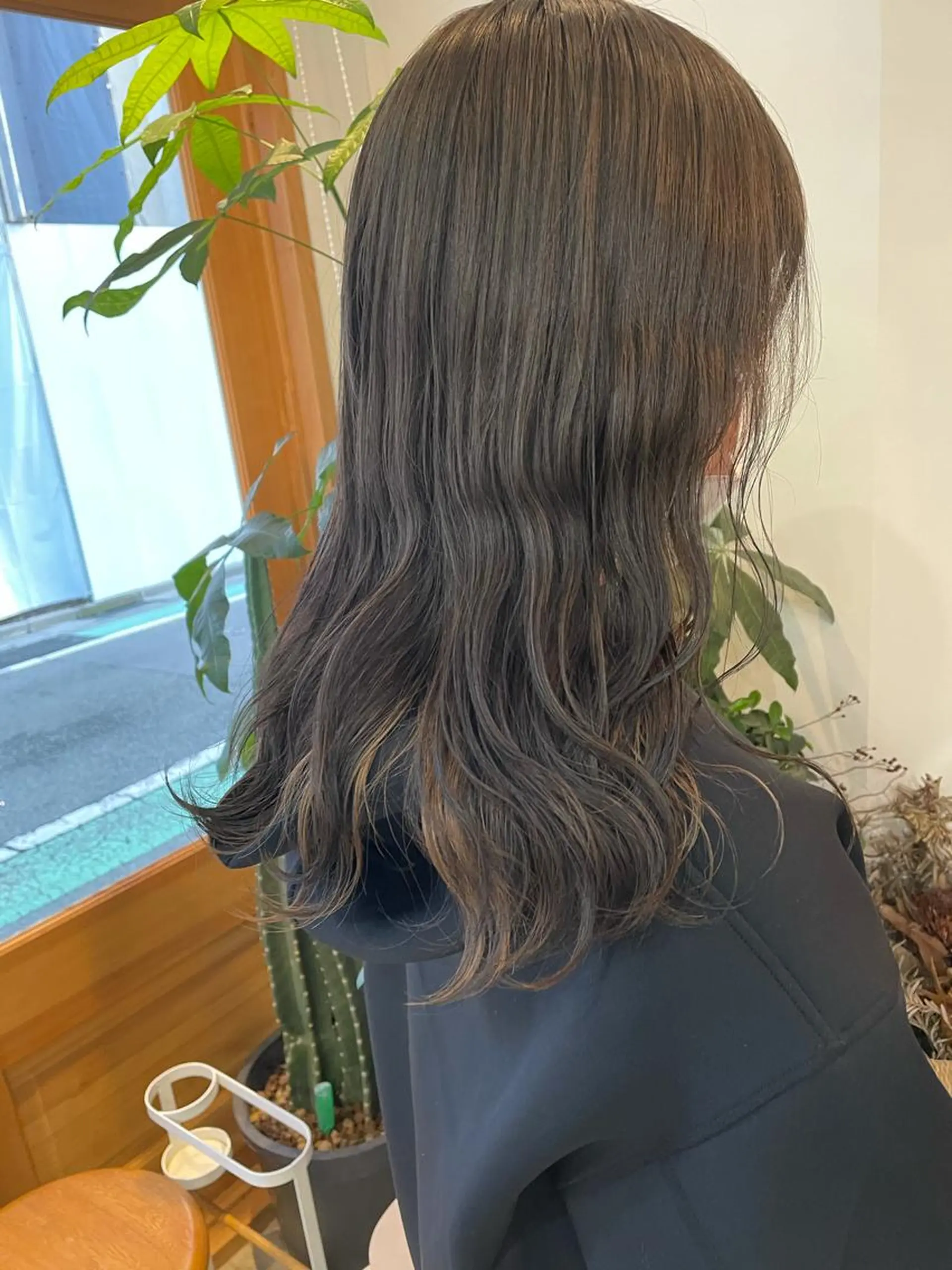セミロング カラー アッシュ ブリーチ グレージュ インナーカラー ブリーチなしカラー ヘアカラー 中目黒🌼 🌼ハナのヘアスタイル