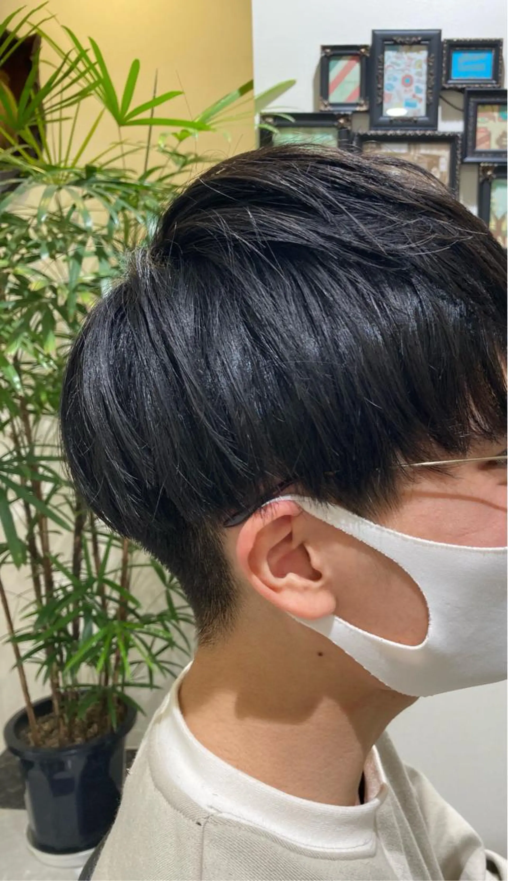 ショート メンズ マッシュ 刈り上げ 佐藤 睦月のヘアスタイル