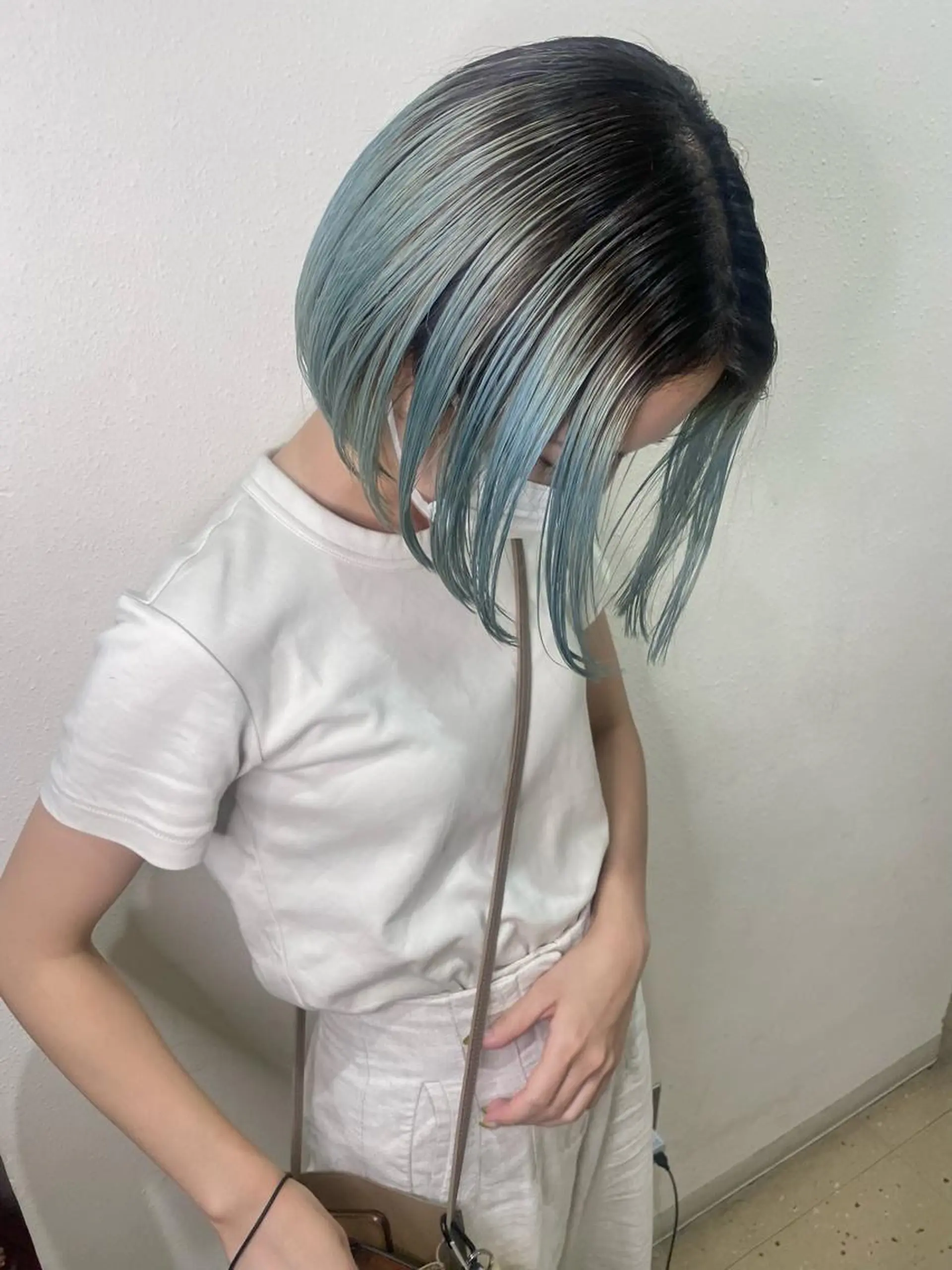 ショート カラー ブリーチ ブルーカラー ハイトーンカラー🍑 maanaのヘアスタイル