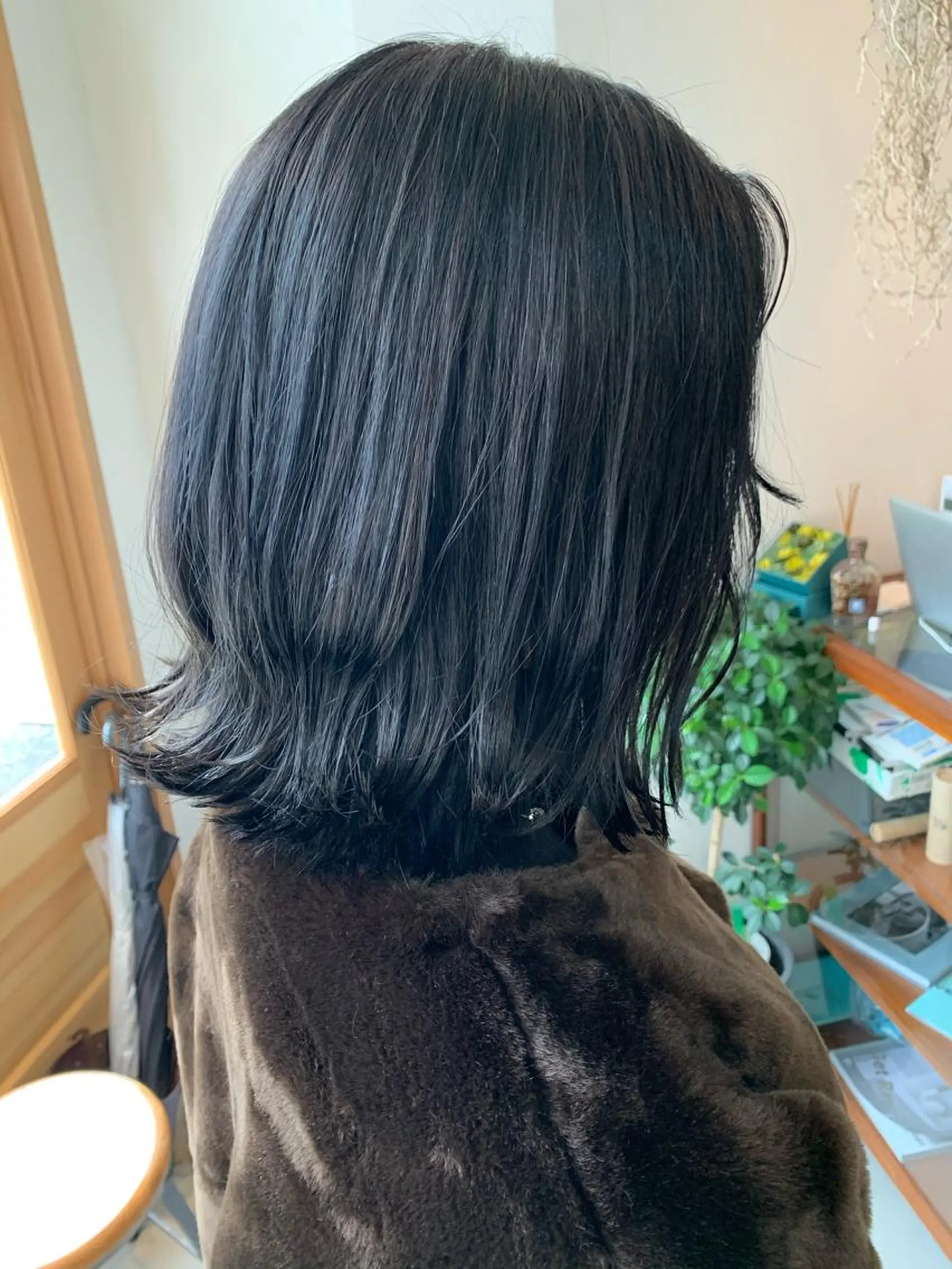 ミディアム カラー 黒髪 ネイビーカラー misch by urban所属・名駅🦢大人艶カラー 🪽カミヤアカネのヘアスタイル