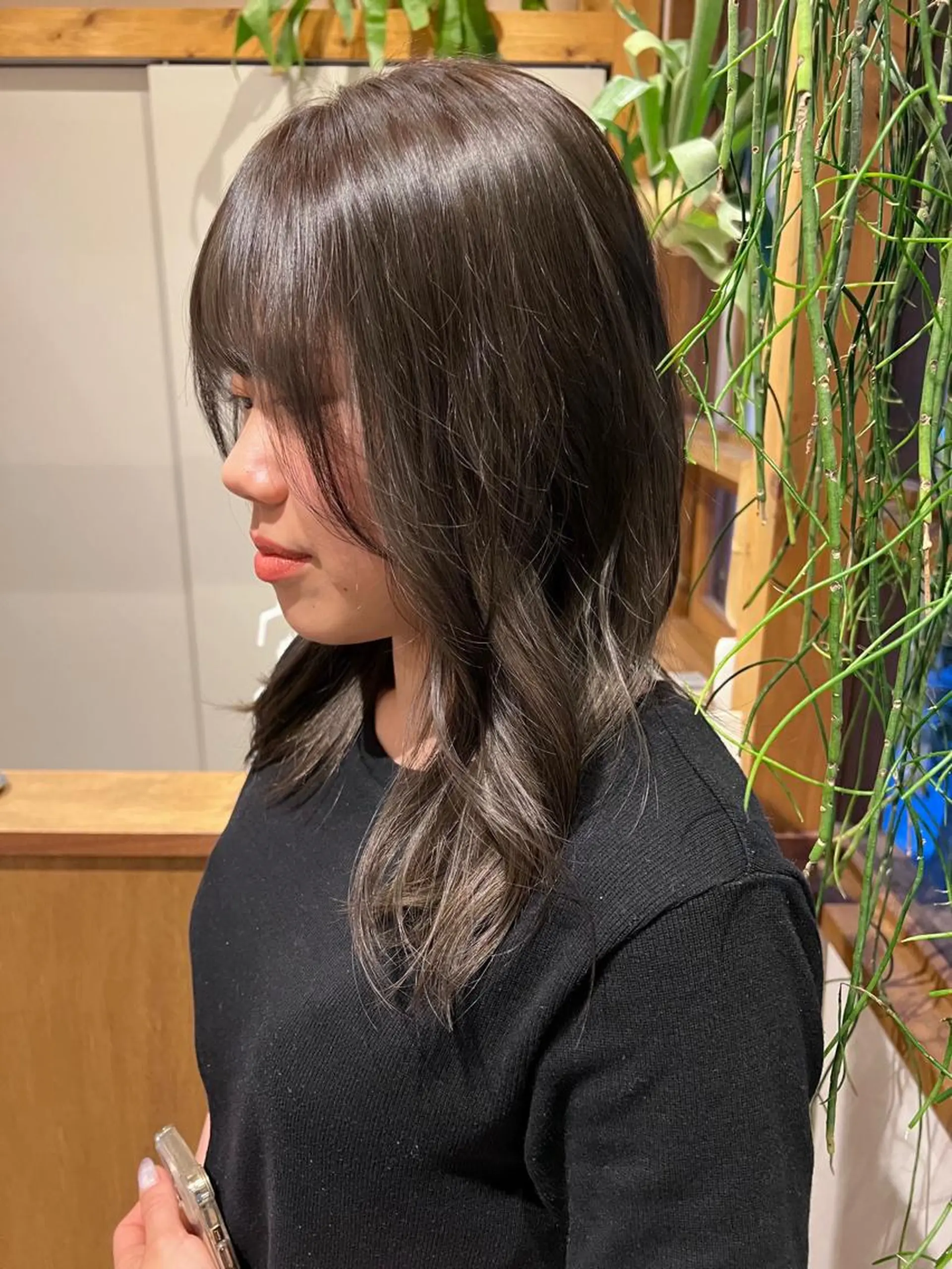 セミロング カラー グレージュ ヘアカラー トリートメント ENIF　大島 芽生のヘアスタイル
