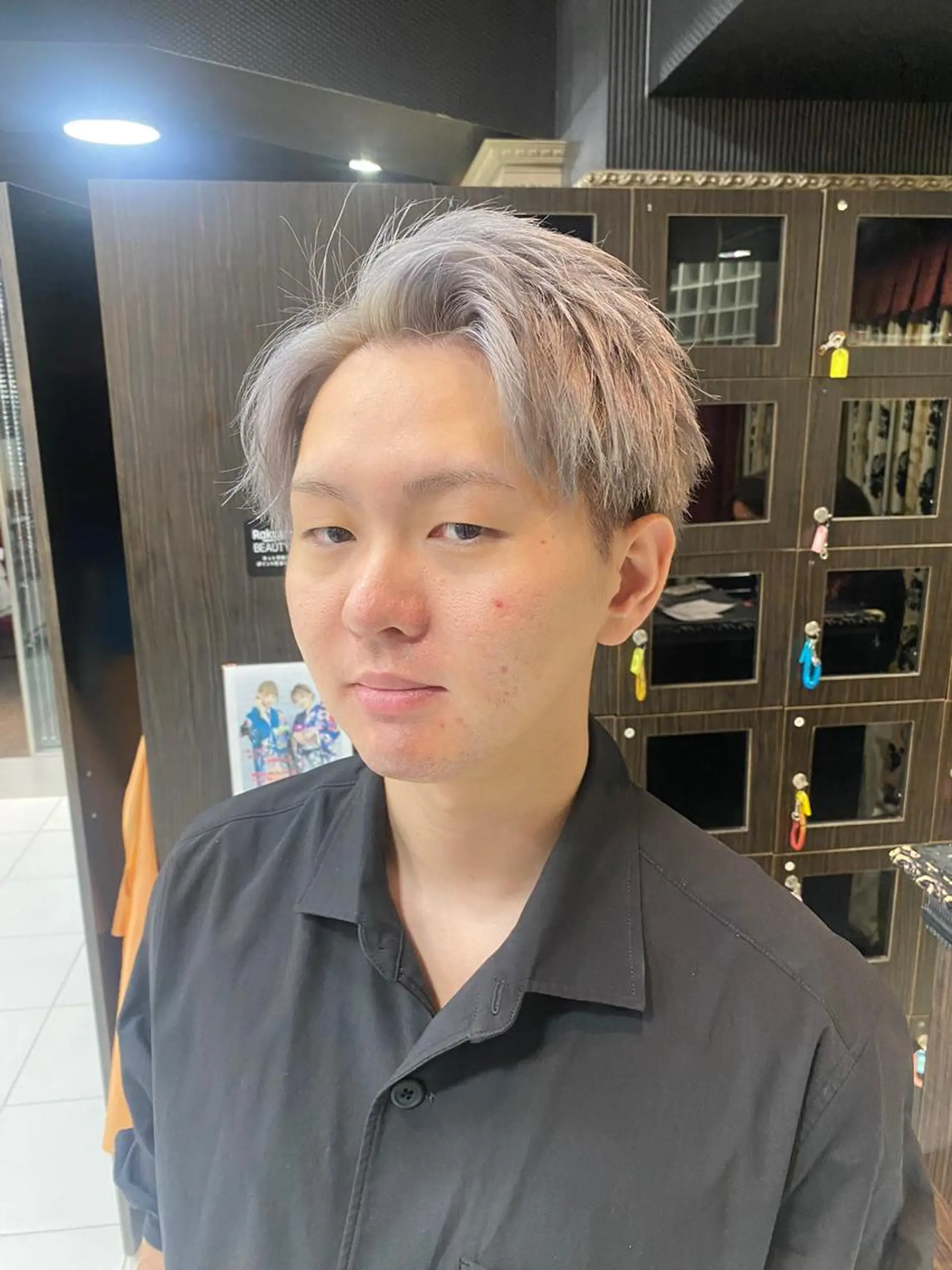 カラー メンズ アッシュ シルバー シルバーアッシュ ホワイト/店長/カラ ー講師/錦糸町/岩崎のヘアスタイル