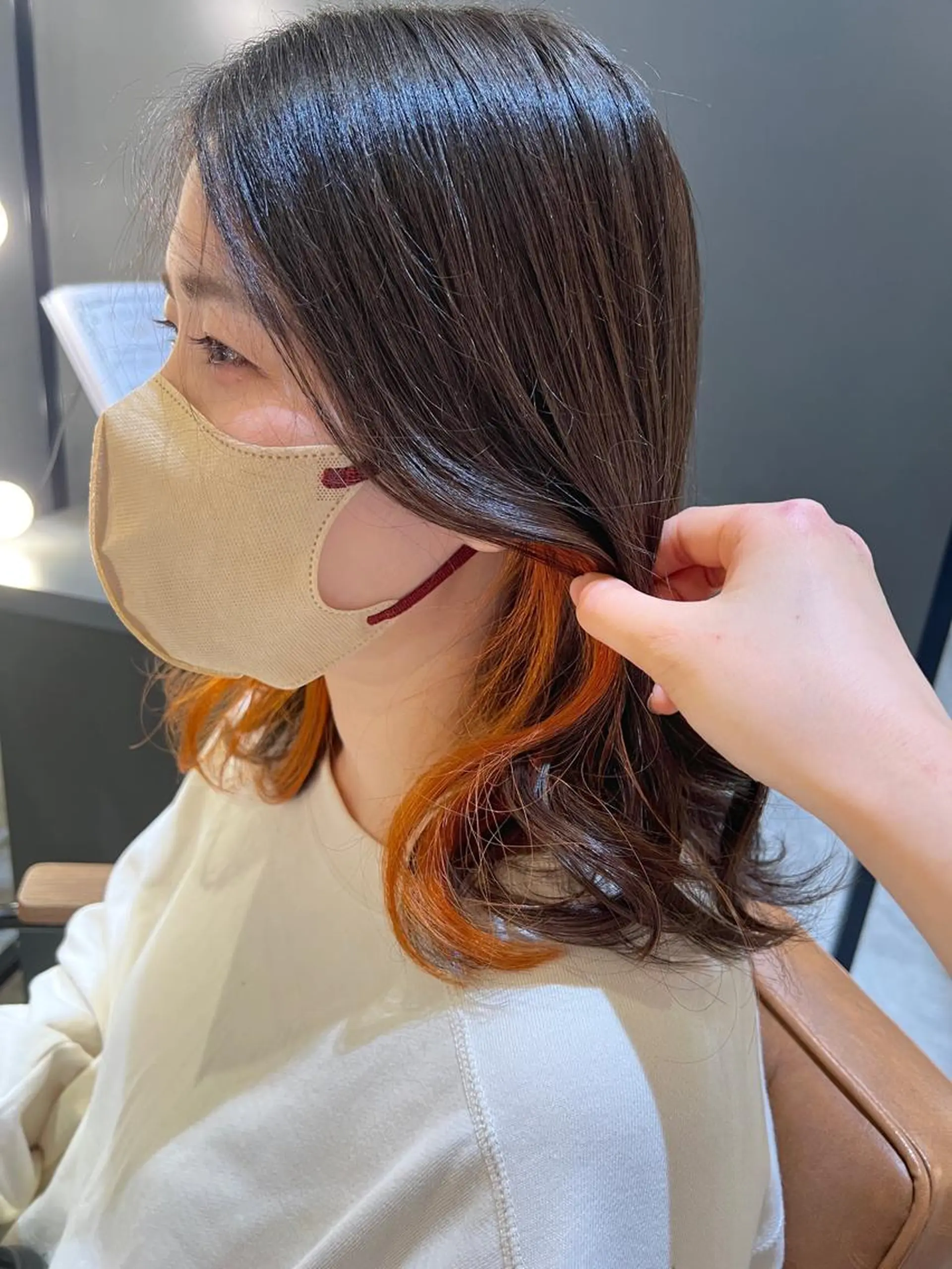 ミディアム カラー オレンジ カット ヘアカラー ノイシキ サキのヘアスタイル