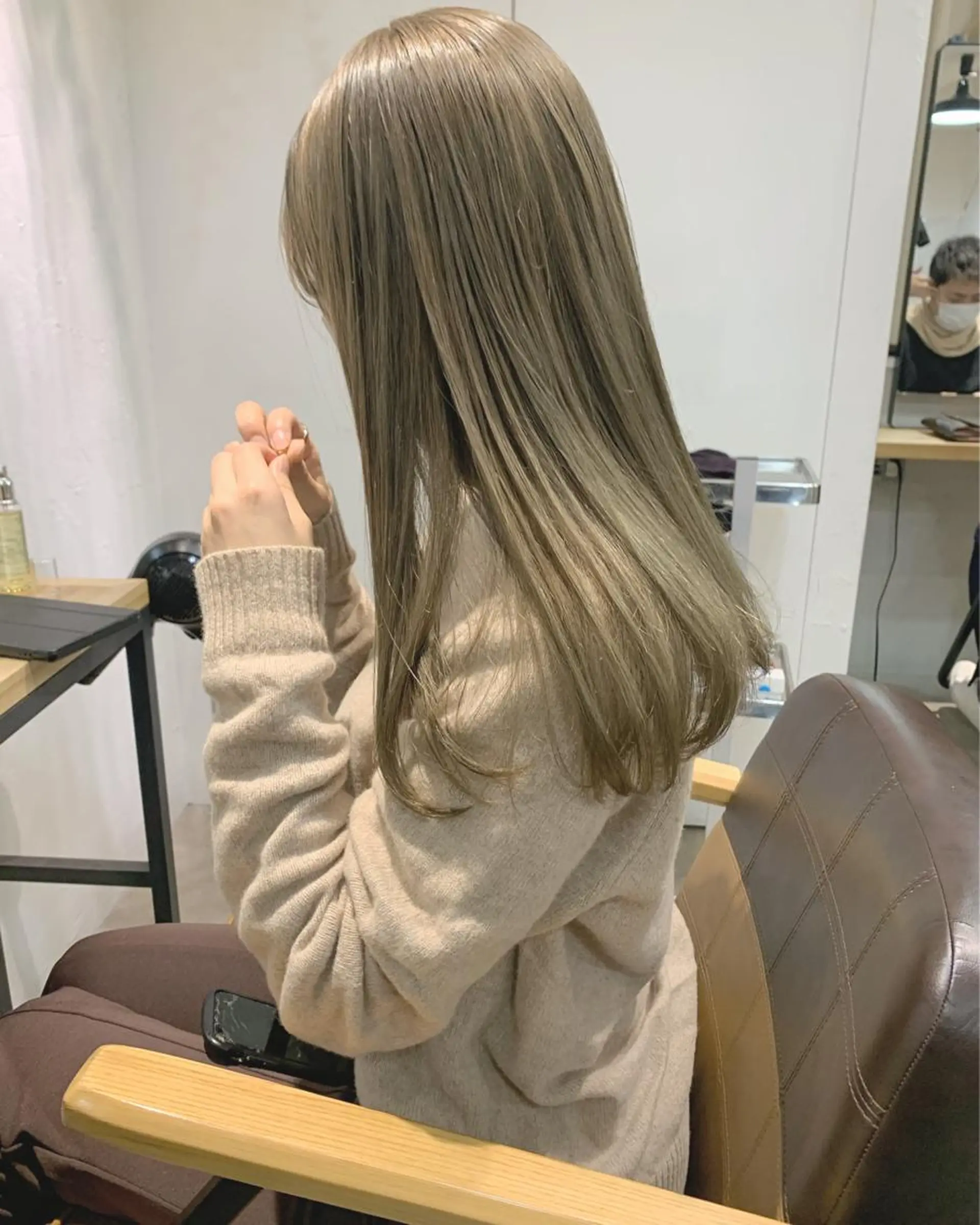 ロング カラー ヘアアレンジ メンズ キッズ ネイル マツエク・マツパ ヘアカラー トリートメント グレージュ× ボブ× ハイトーン　前田隆太のヘアスタイル