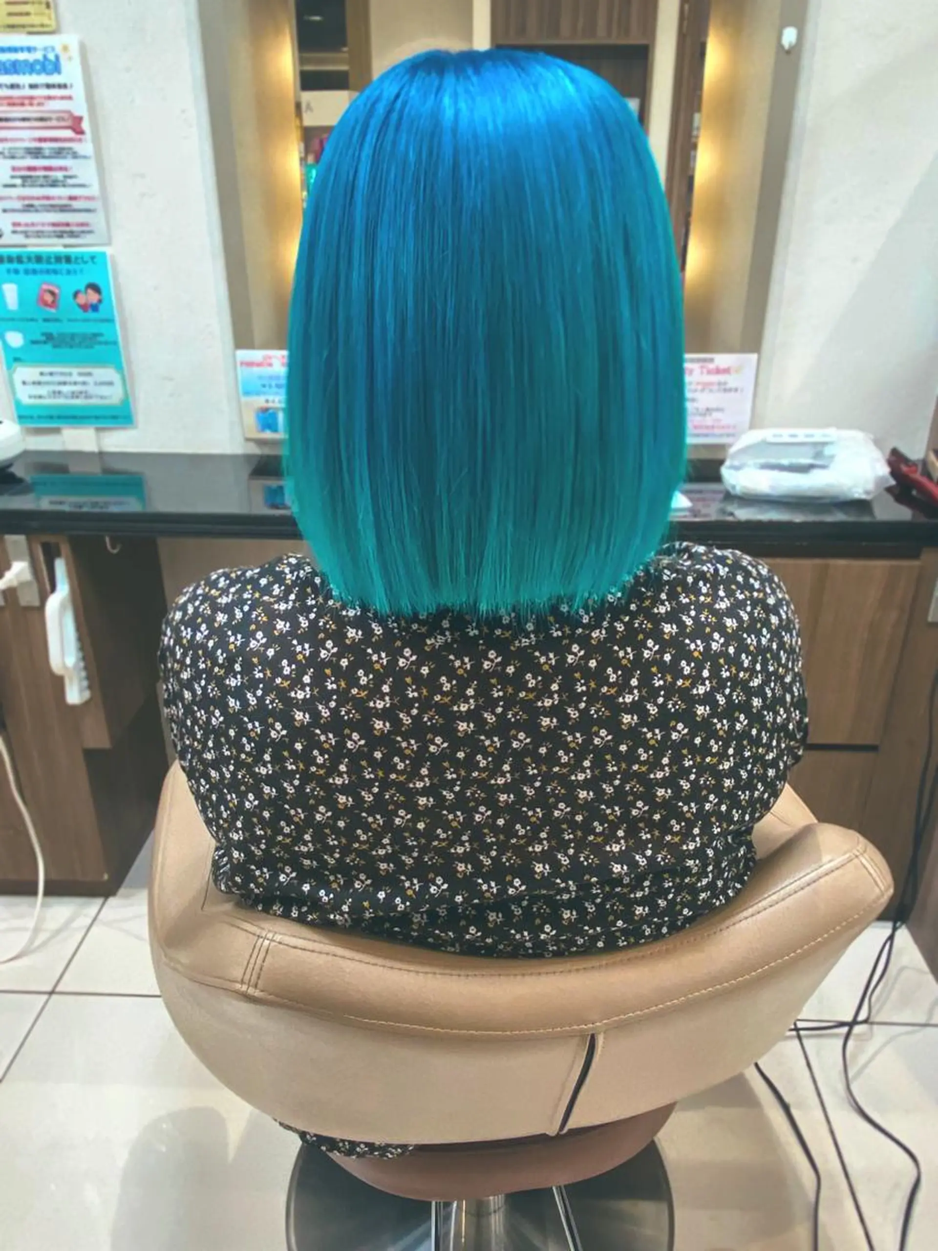 ショート カラー ブリーチ ブルーカラー 髪質改善 カット ヘアカラー トリートメント 髪質改善縮毛矯正 💖店長 伊藤大輝のヘアスタイル
