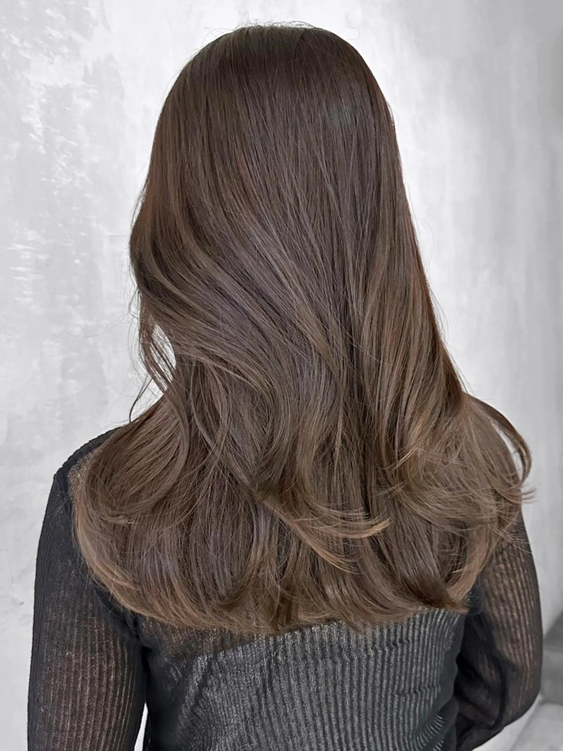 セミロング カラー アッシュ ダークアッシュ レイヤーカット カット ヘアカラー トリートメント ITbyALBUM 下北沢店のヘアスタイル
