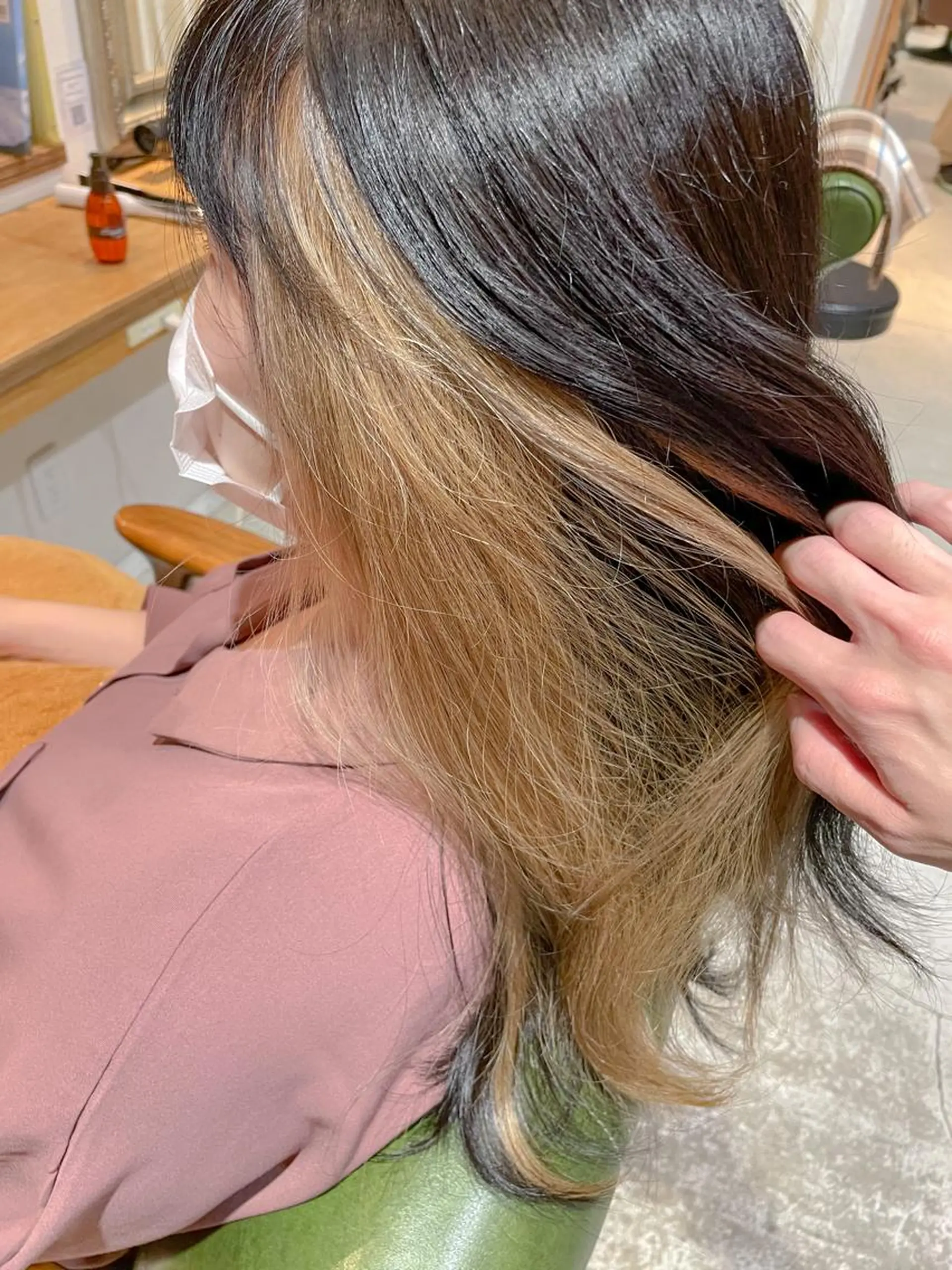 セミロング ヘアカラー 新宿韓国風レイヤー カット内田智大のヘアスタイル