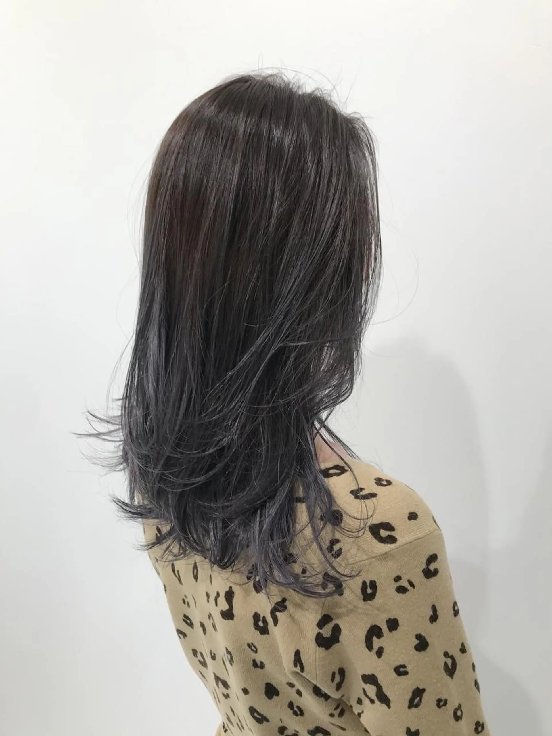 セミロング カラー カット Natsumi .のヘアスタイル