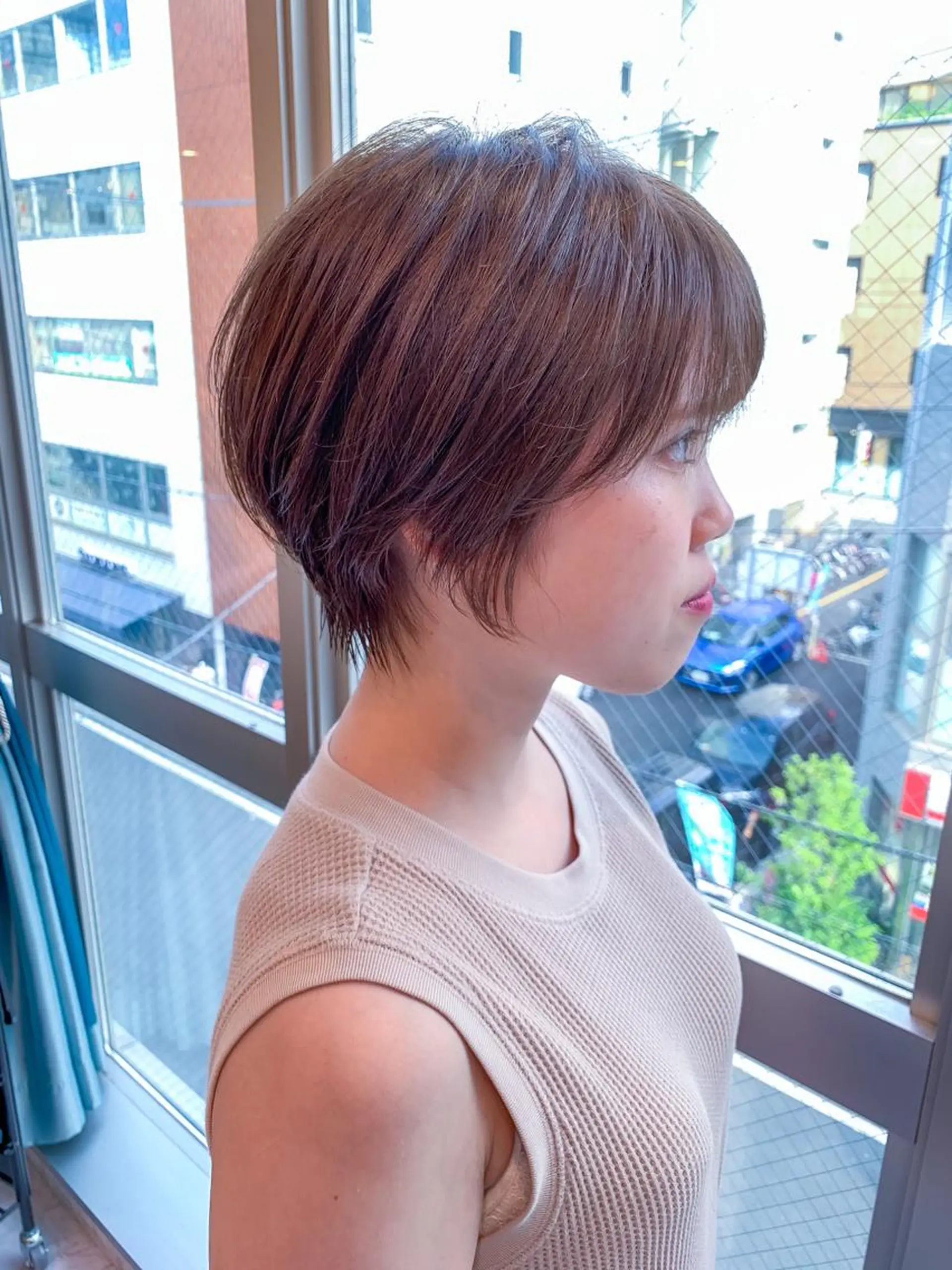 ショート 切りっぱなしボブ ショートボブ ハンサムショート 丸みショート ボブ Lond enikaのヘアスタイル