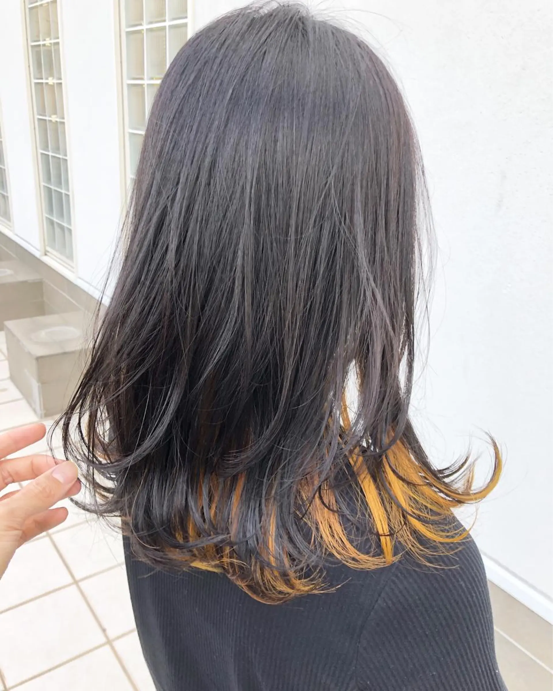 ロング イエローカラー レイヤーカット カット ヘアカラー トリートメント 具志 正太のヘアスタイル
