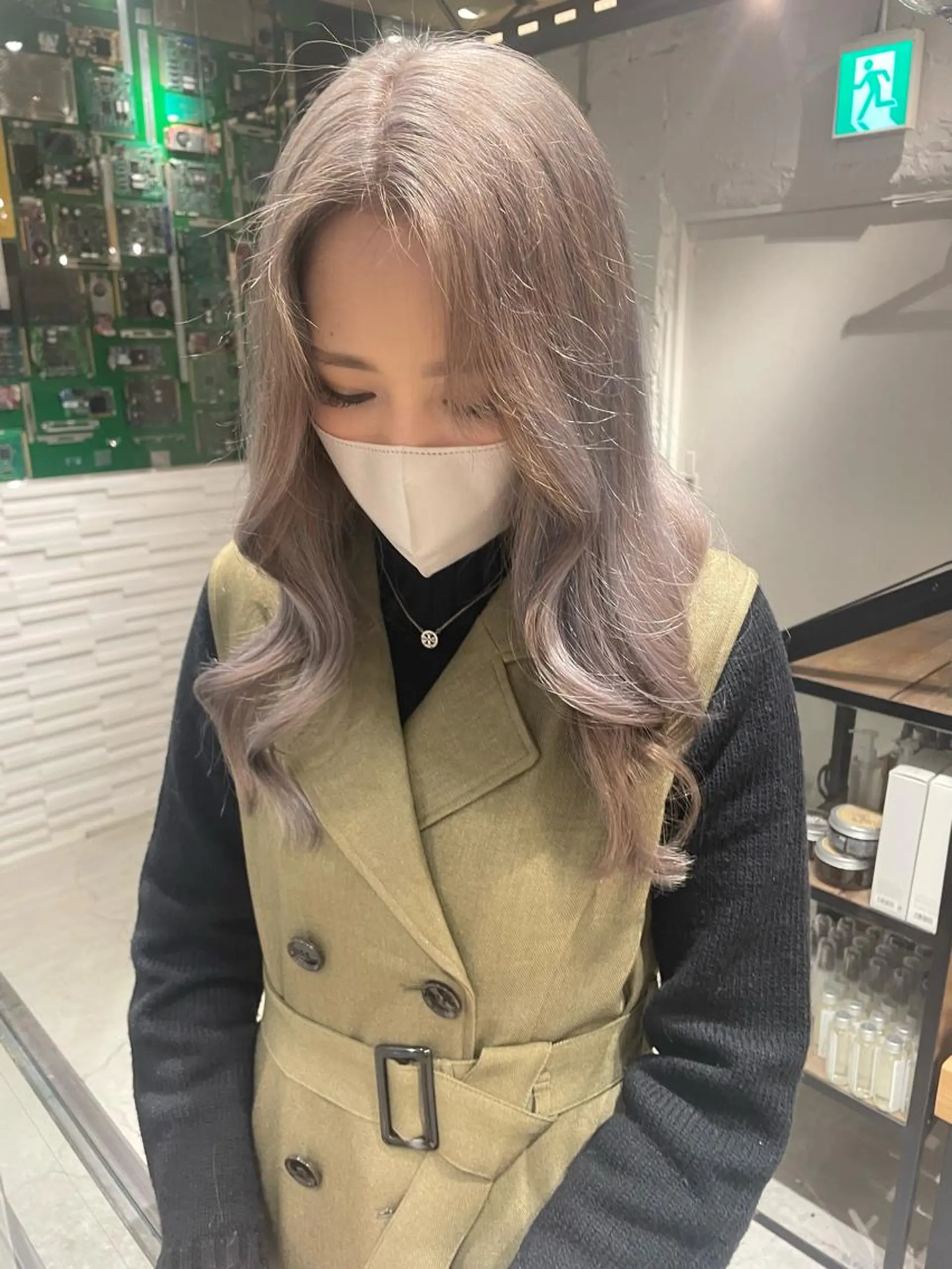セミロング カラー ヘアカラー 艶ハイトーン👑♡ NATSUKIのヘアスタイル