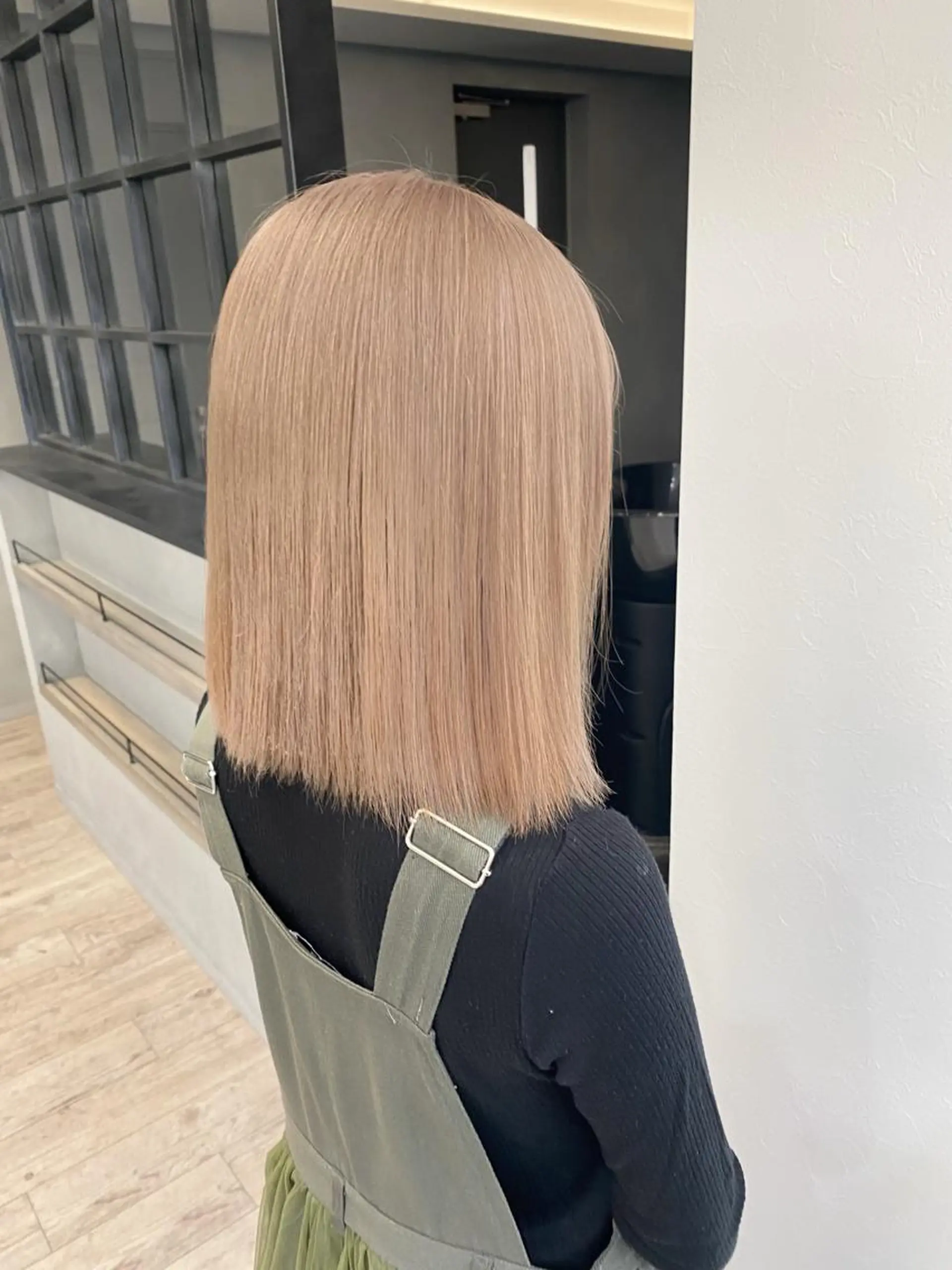 ミディアム カラー ベージュカラー ミルクティーベージュ ヘアカラー ハイトーン特化サロン 🍑momo🍑のヘアスタイル
