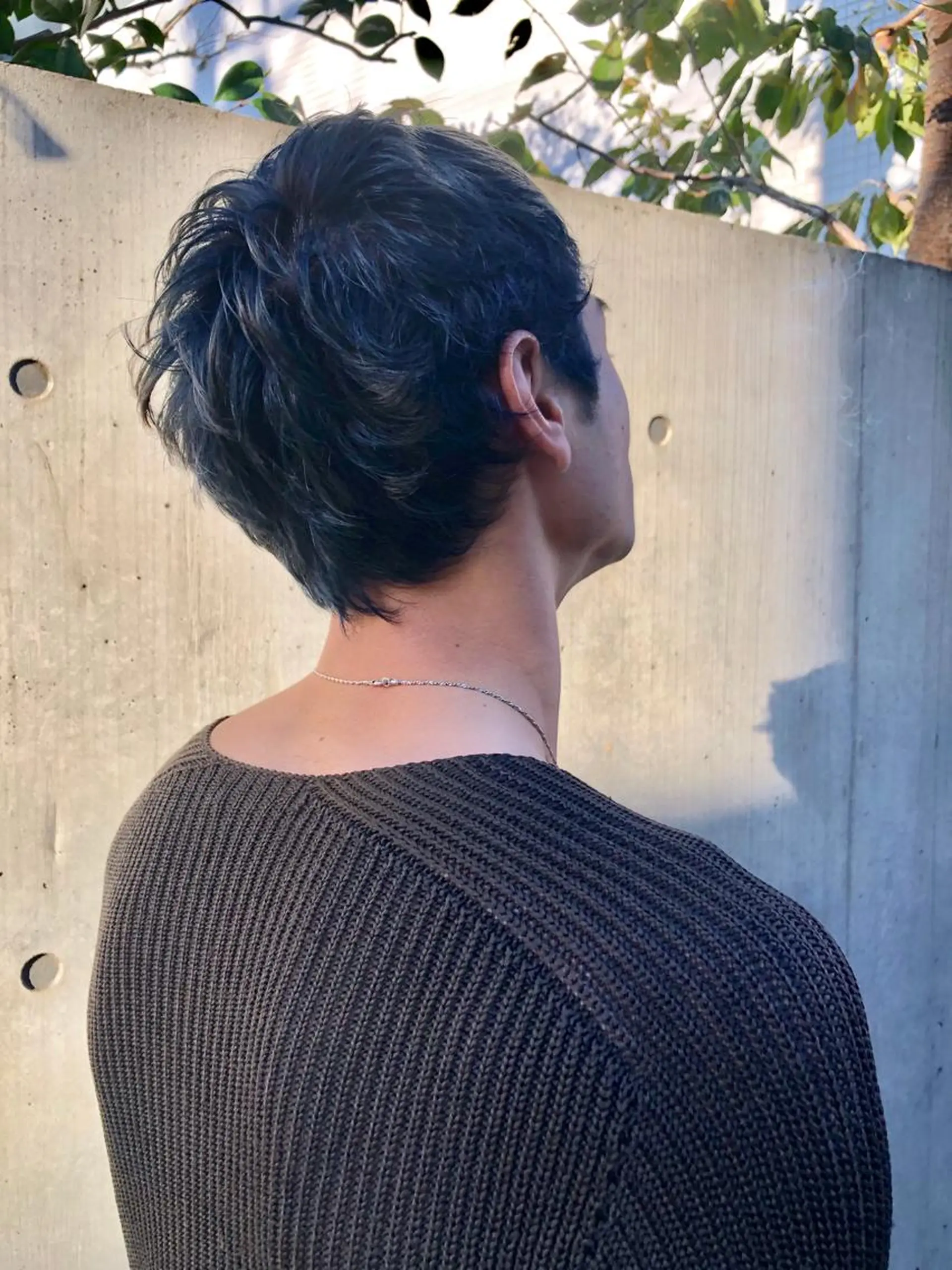 ショート カラー メンズ メンズブリーチ メンズウルフカット ブリーチ ブルーカラー シルバー ミヤギ リュウキのヘアスタイル