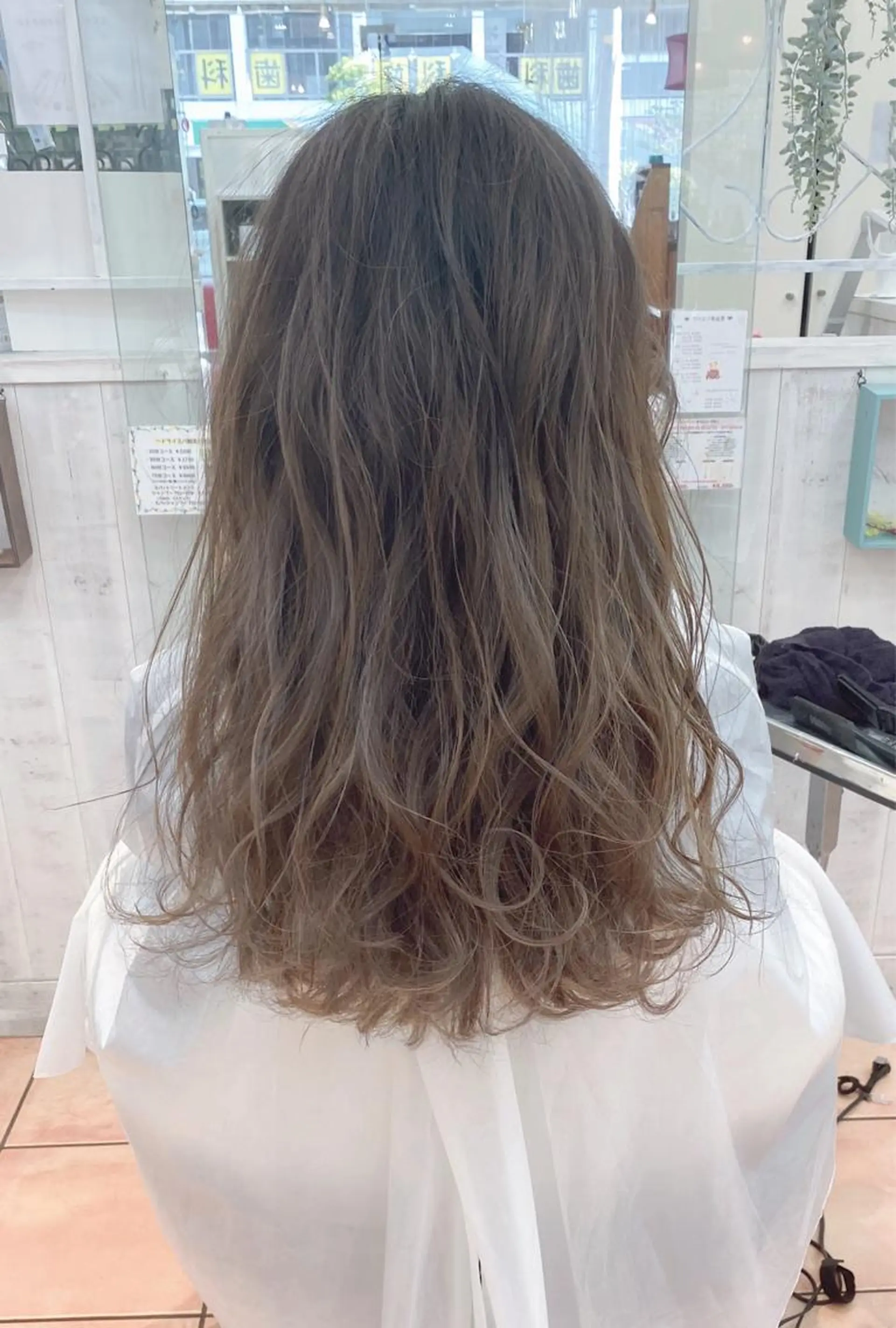 ロング レイヤーカット カラー特化 横川　翔希のヘアスタイル