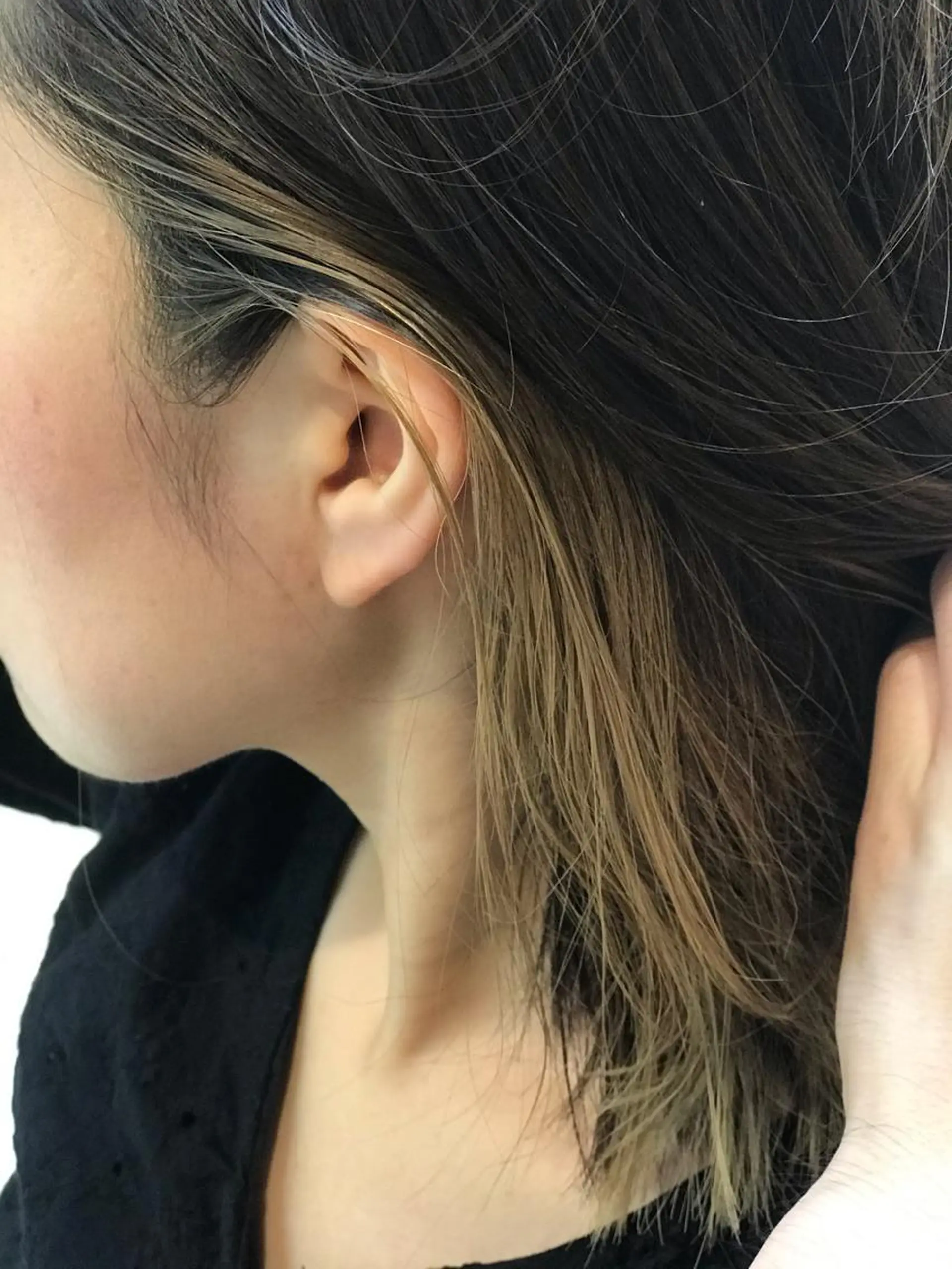 カラー イヤリングカラー 髪質改善個室サロンECLART CENTRAL赤坂所属・🎨美大卒美容師🎨 まっきーのヘアスタイル
