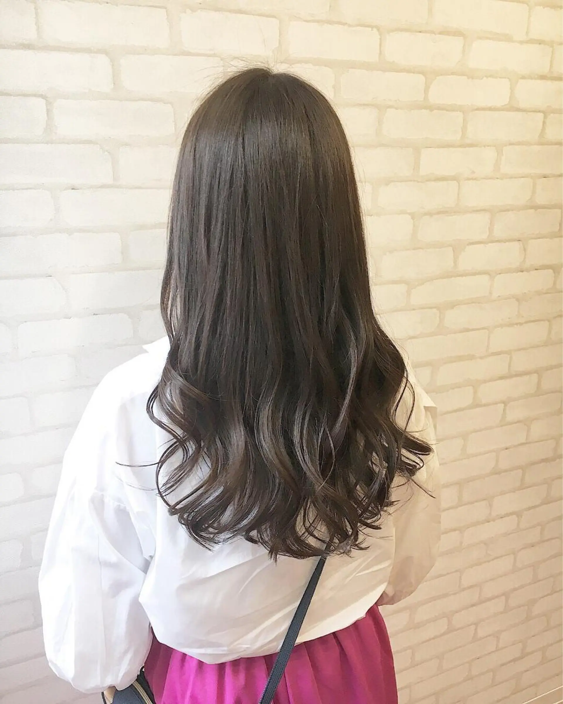 ロング ミヤザキ タクトのヘアスタイル