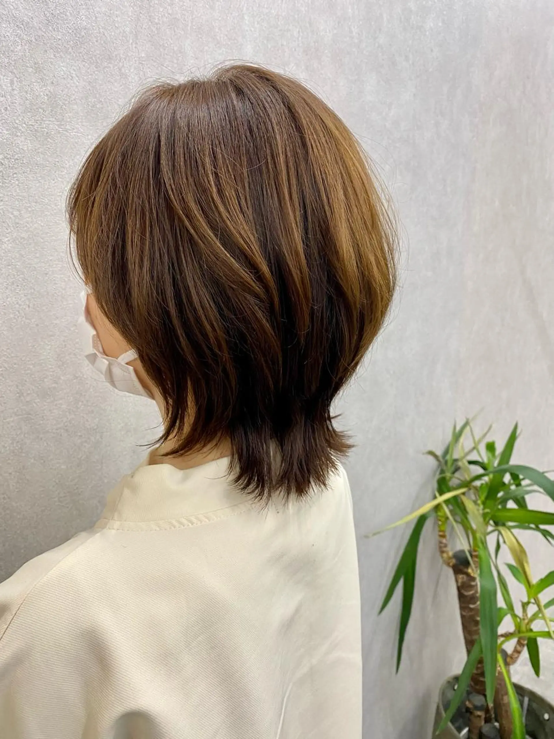 ミディアム くびれヘア ウルフカット カット ヘアカラー トリートメント tetote天王寺店所属・SHOTA 大人ショートのヘアスタイル