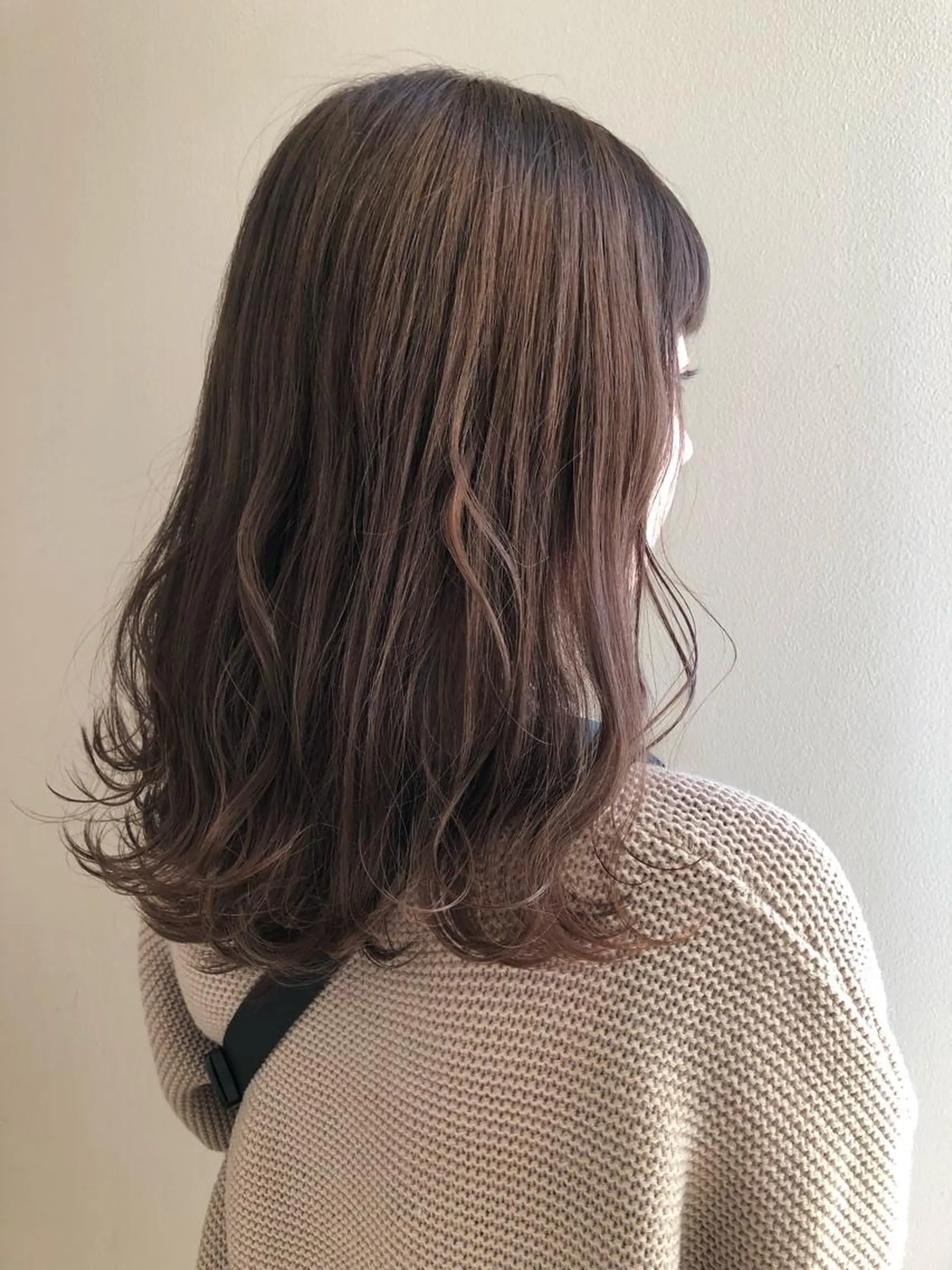 ロング カラー 透明感カラー グレージュ 似合わせ.ﾍｱｾｯﾄ 得意🌹井上美沙のヘアスタイル