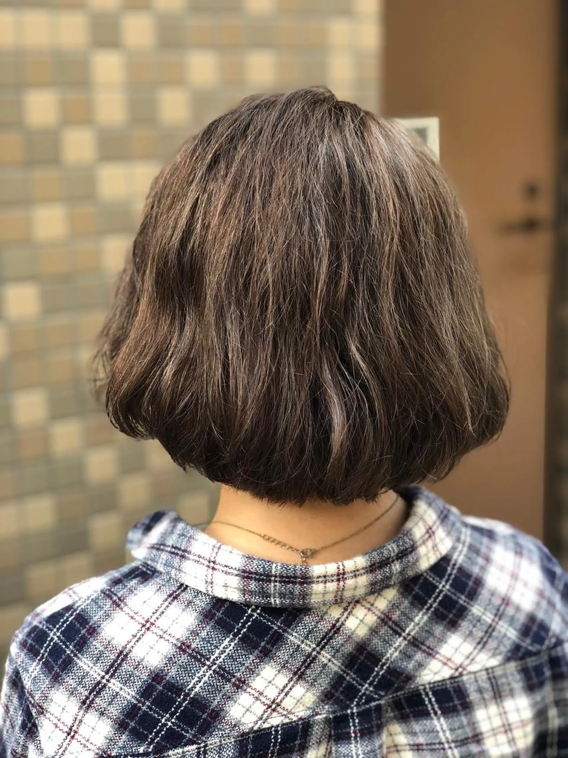 ショート カラー アッシュ アッシュグレー ブリーチ ハイライトカラー ハイライト カット ヘアカラー トリートメント 渡辺 加菜子のヘアスタイル