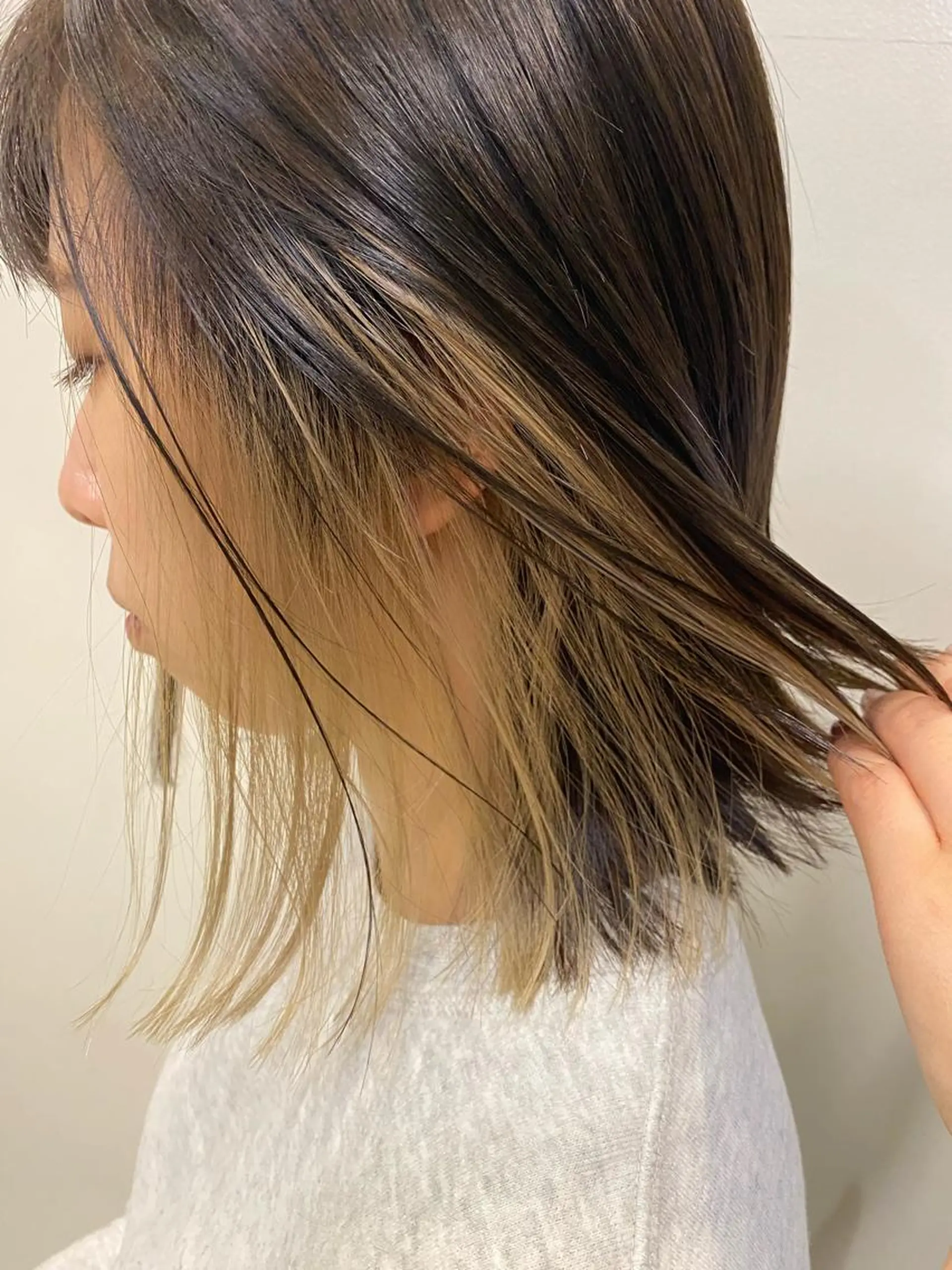 ミディアム 山川 玲奈のヘアスタイル