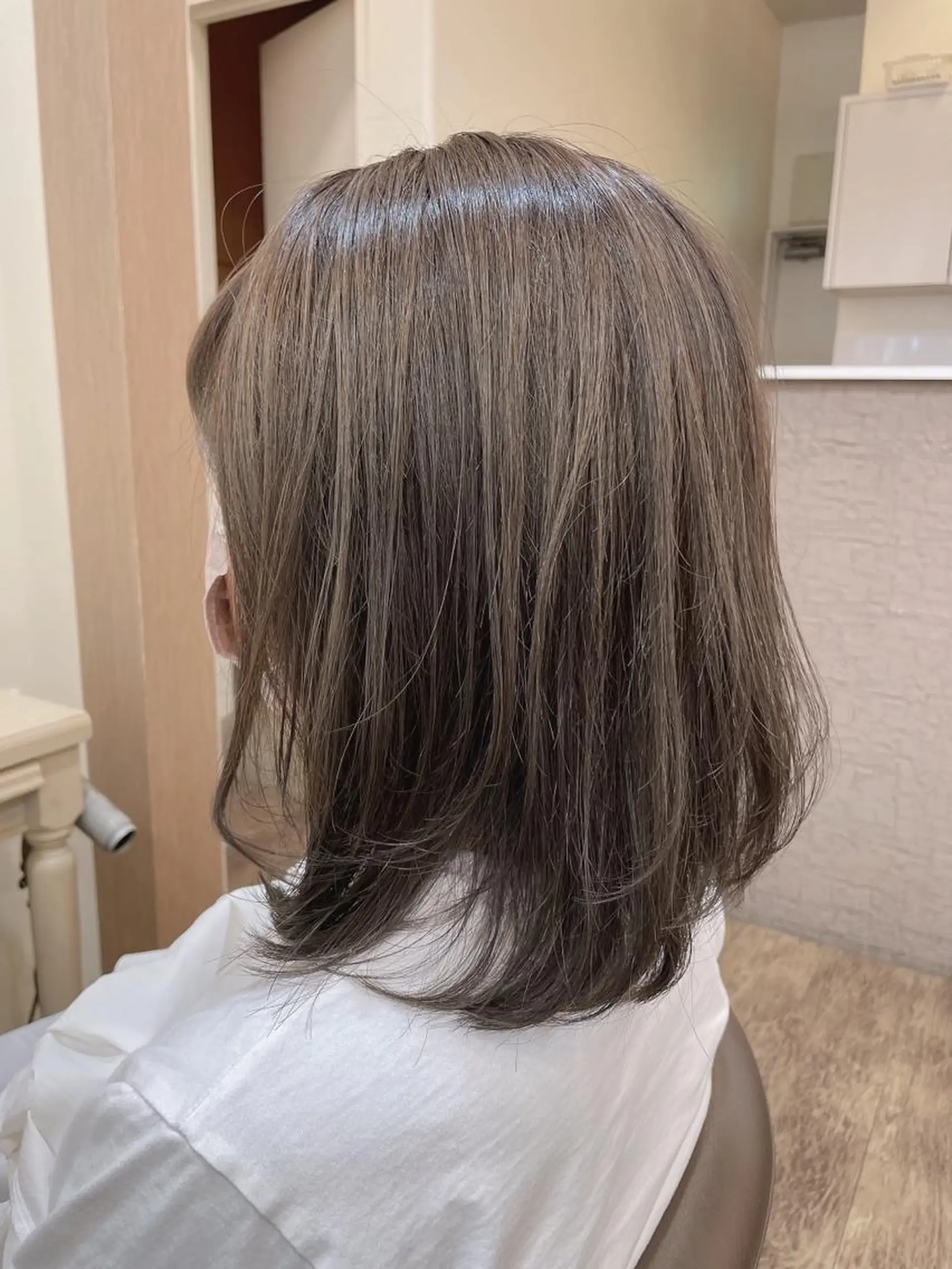 ミディアム カラー アッシュ ハイライトカラー ハイライト ヘアカラー 尚平 髪質改善 大人のデザインカラーのその他イメージ