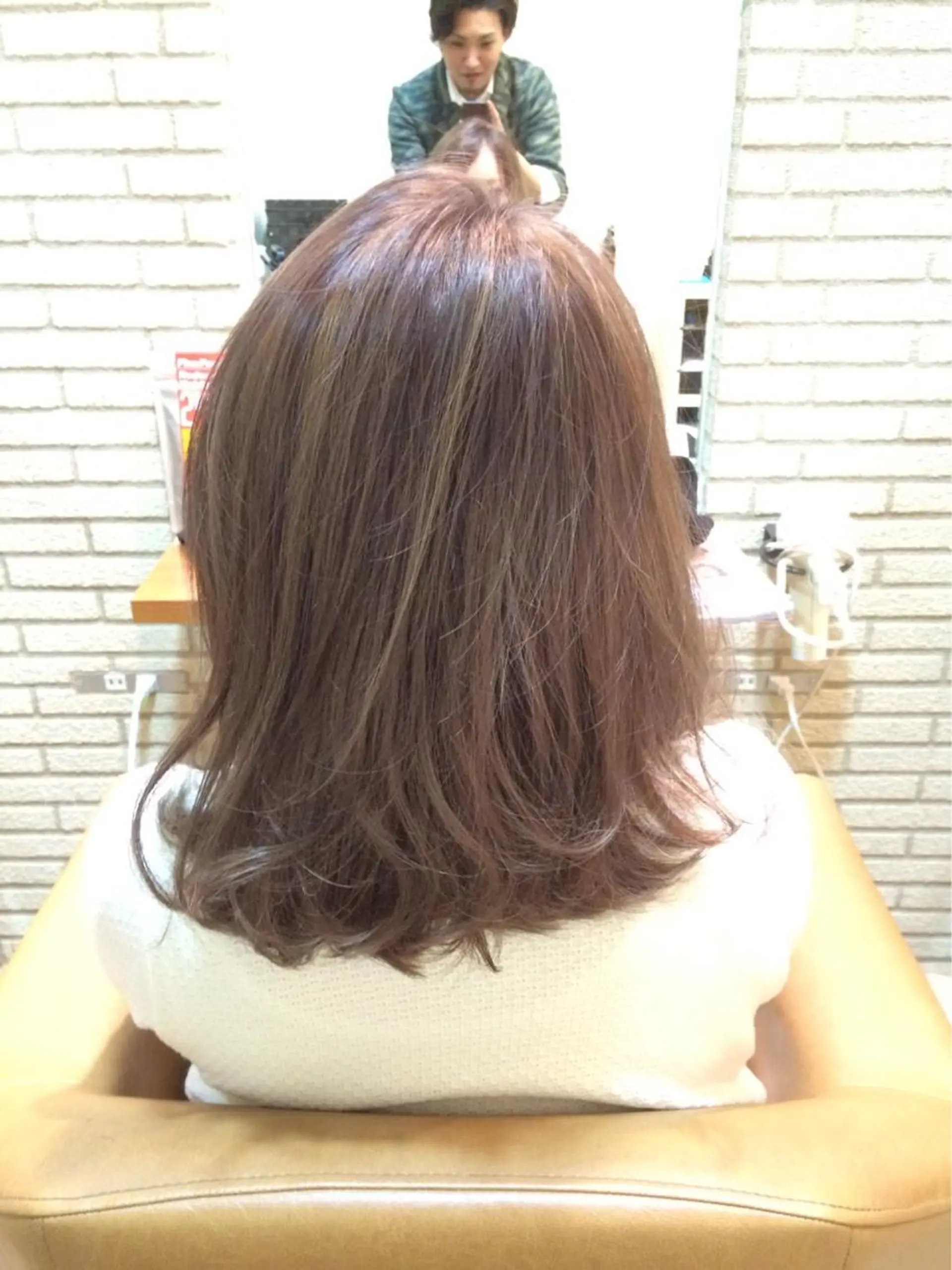 ミディアム カラー ハイライトカラー 外国人風カラー ハイライト ere hair salon所属・ere hair salonのヘアスタイル