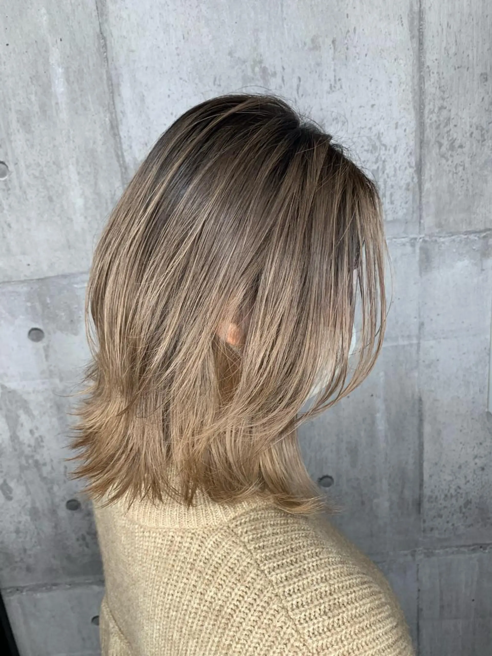 ミディアム レイヤーカット カット ヘアカラー Welila by haku所属・Yuuki ウェリラバイハクのヘアスタイル