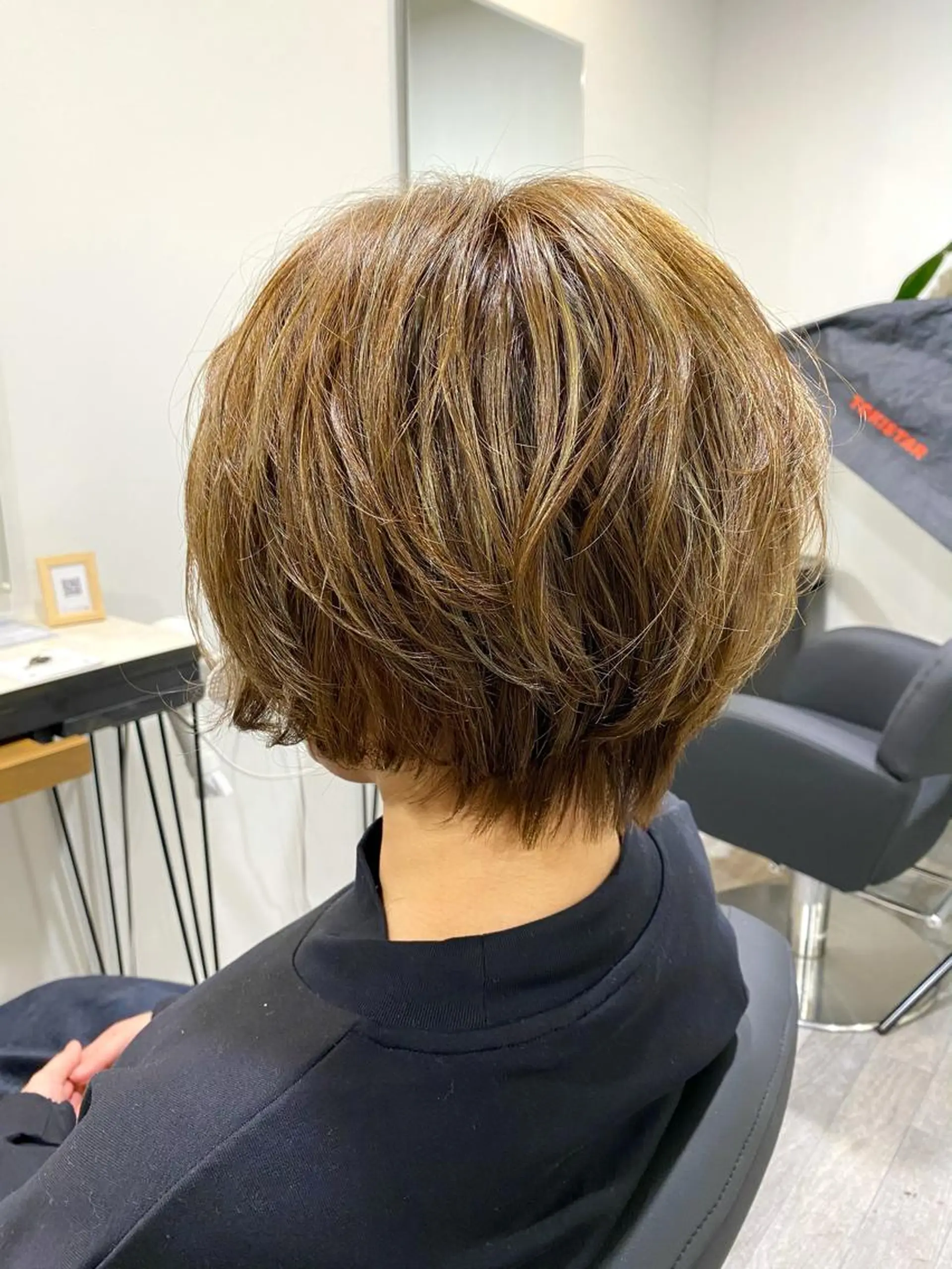 ショート カラー パーマ ハンサムショート アディクシーカラー バレイヤージュ ブリーチ ケアブリーチ ヘアカラー unpeu hair  二条所属・先着1名様限定 カット無料のヘアスタイル