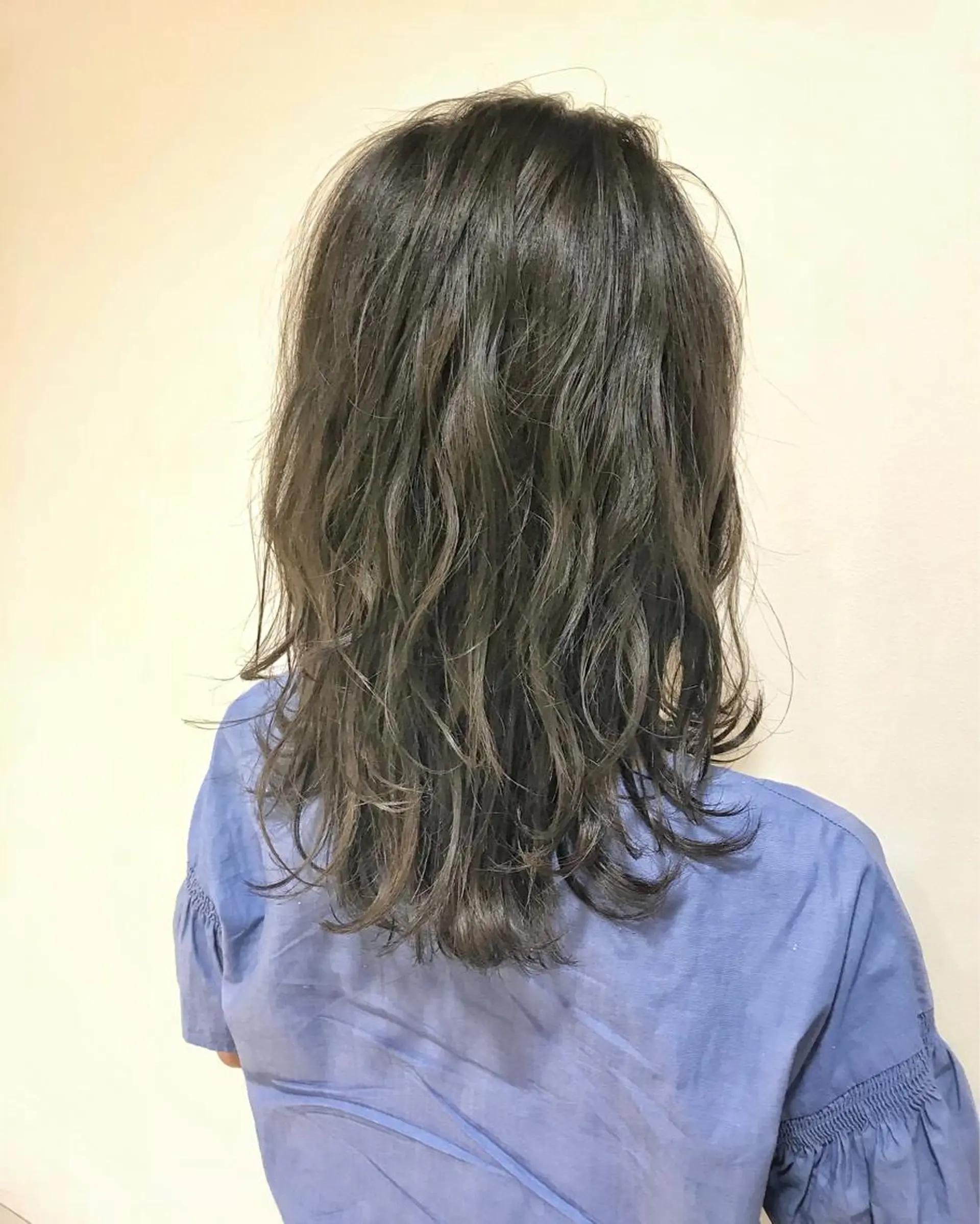 セミロング カラー グレージュ イルミナカラー 外国人風カラー ヘアカラー トリートメント chiyo yasuのヘアスタイル