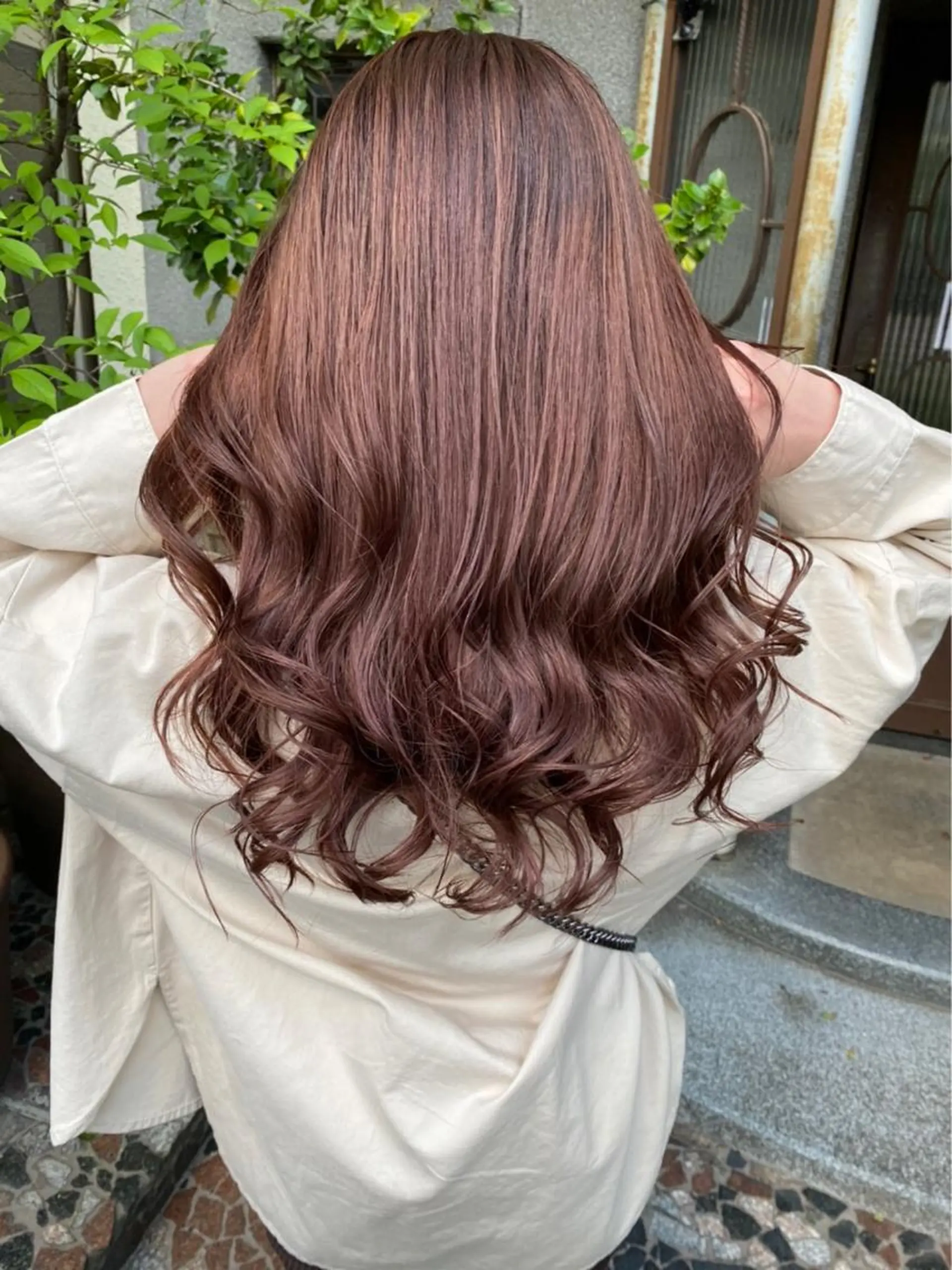 ロング カラー ヘアアレンジ ベージュカラー ピンクカラー ピンクベージュ ヘアカラー トリートメント tre/e'所属・ハイライトカラー橋本 昇平のヘアスタイル