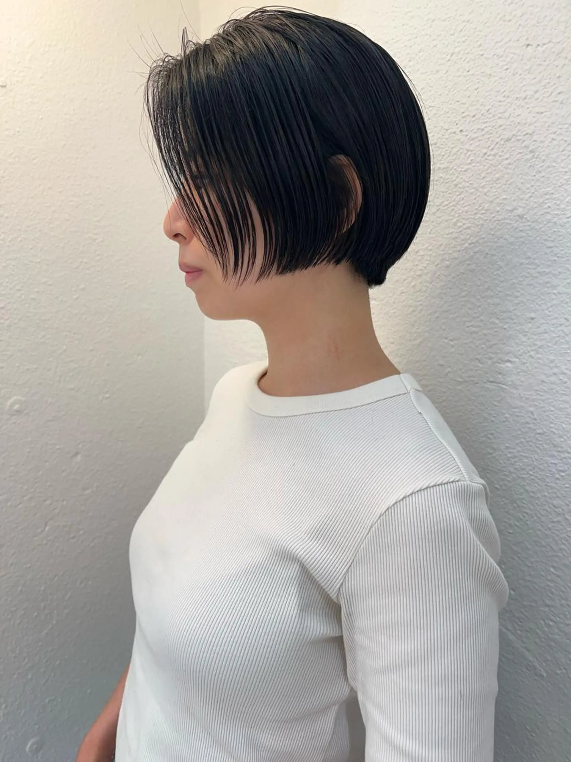 ショート ブリーチカラー🎀 寺門美優のヘアスタイル