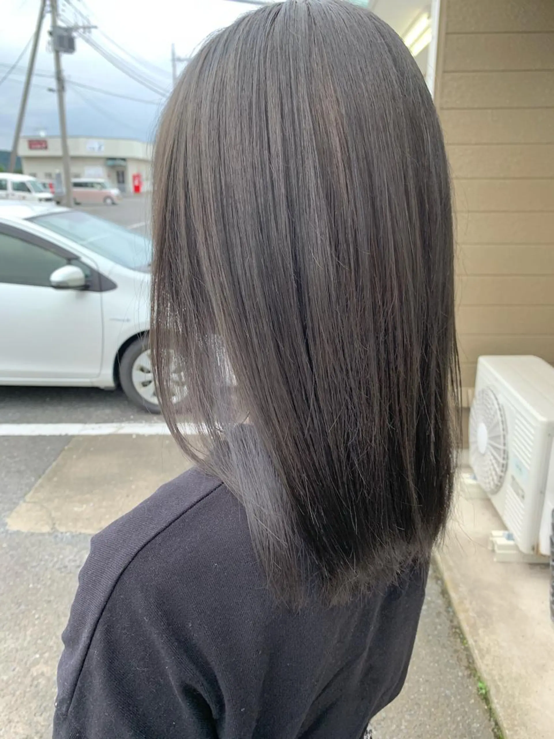 ミディアム カラー カット ヘアカラー パーマ トリートメント 山本 貴弘のヘアスタイル