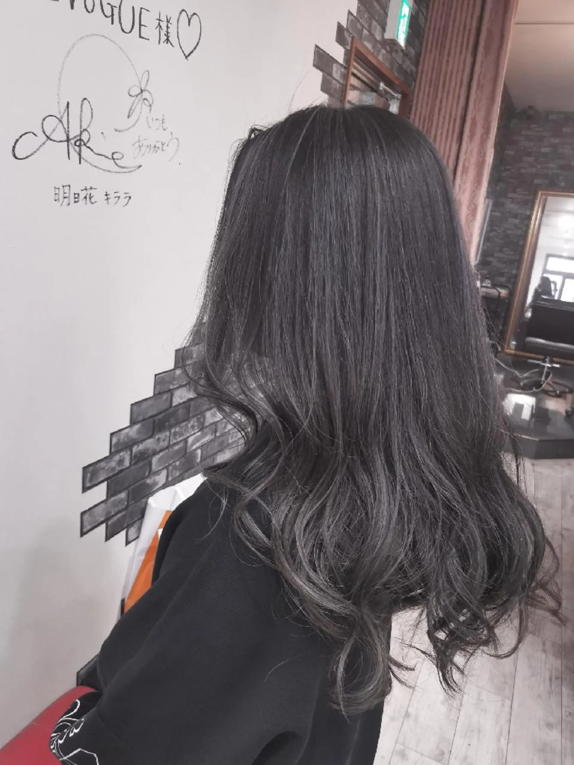ロング カラー 東心斎橋peace 豆柴サロンのヘアスタイル