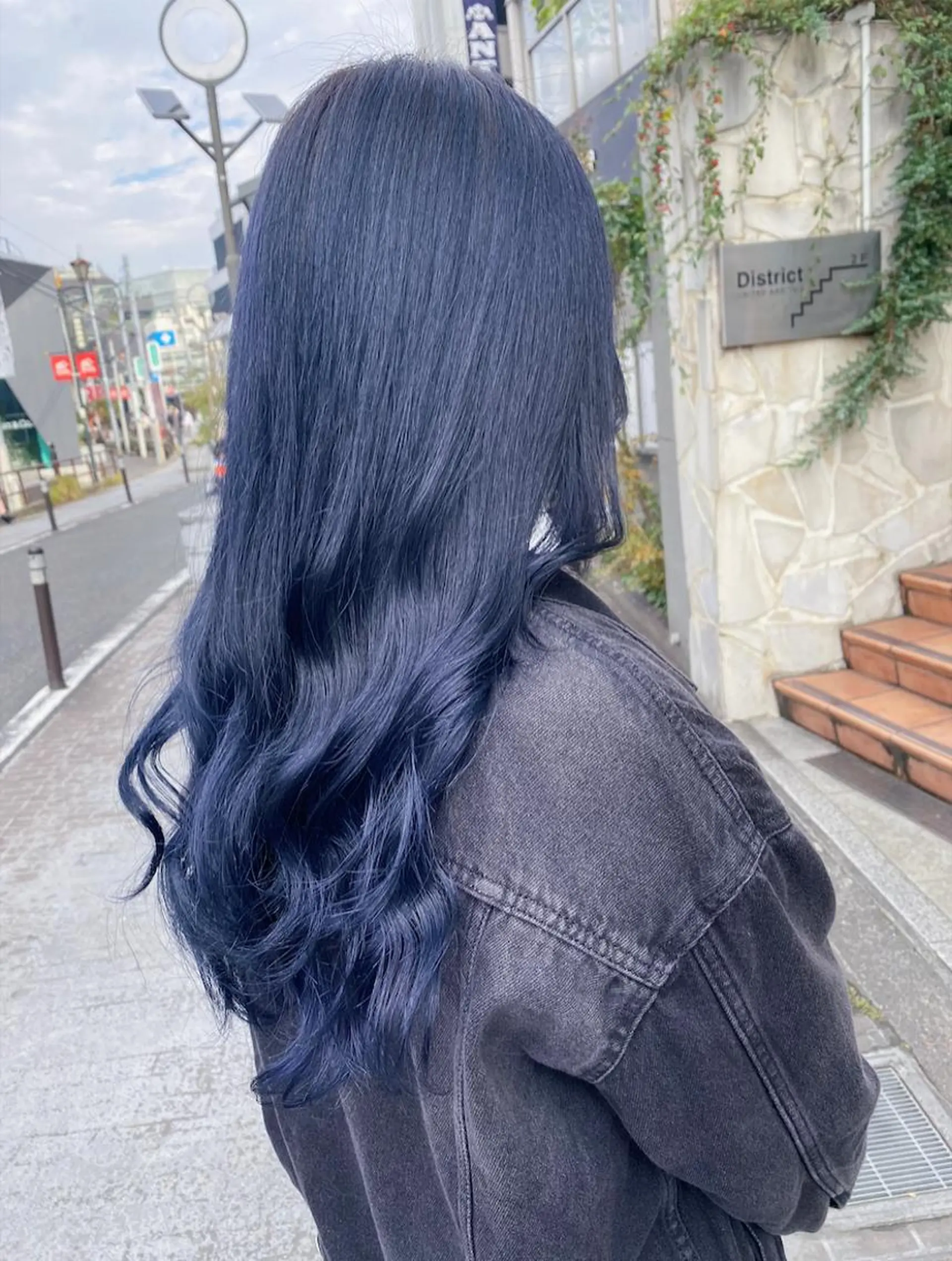 セミロング カラー ヘアアレンジ ヘアカラー トリートメント 寒色アイドルカラー JUNOチナツのヘアスタイル