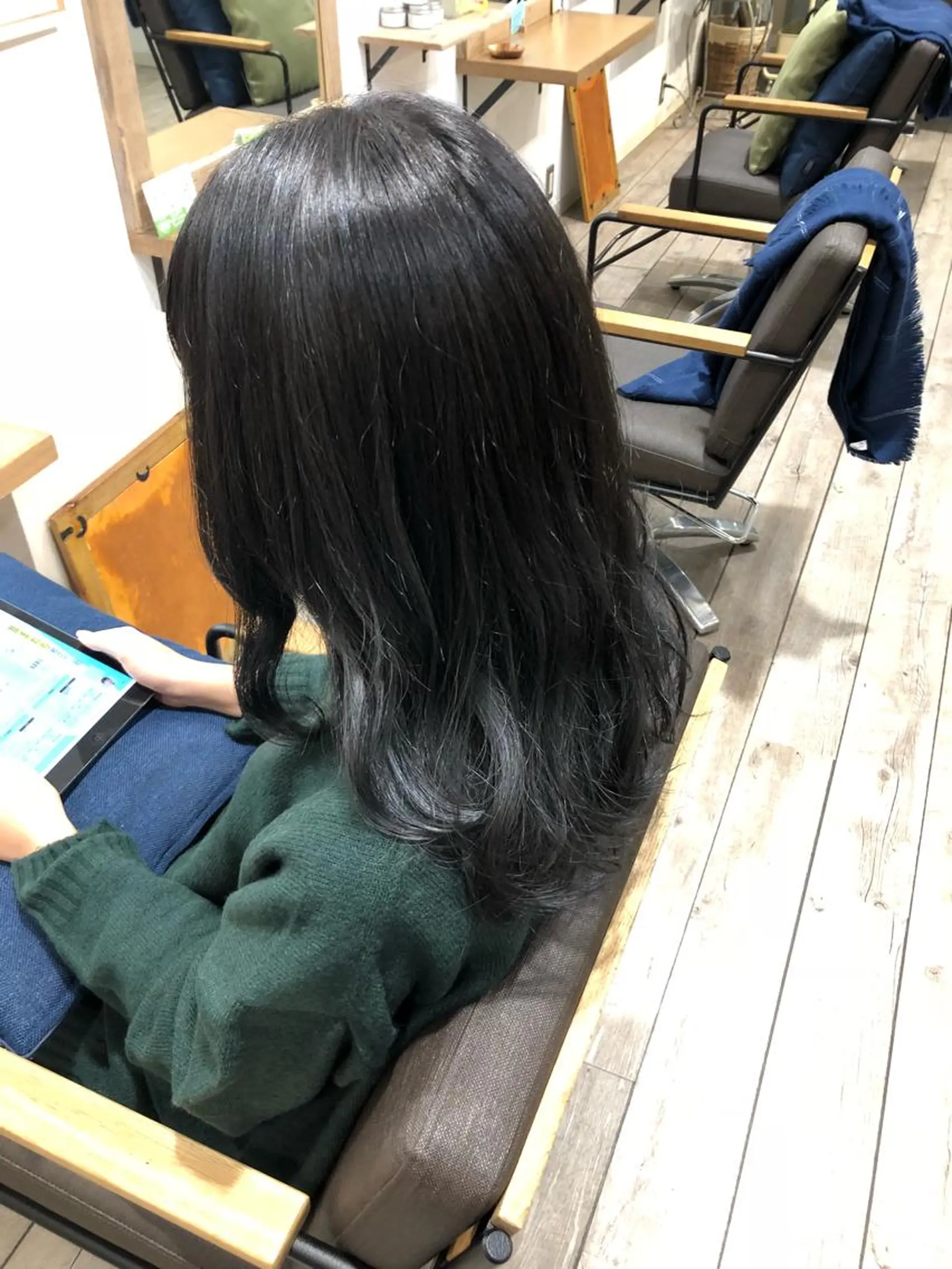 セミロング カラー ヘアアレンジ 黒髪 ブルーカラー ブルーブラック 顔周りcut・ご相談 ＝新宿しずく🇰🇷のヘアスタイル